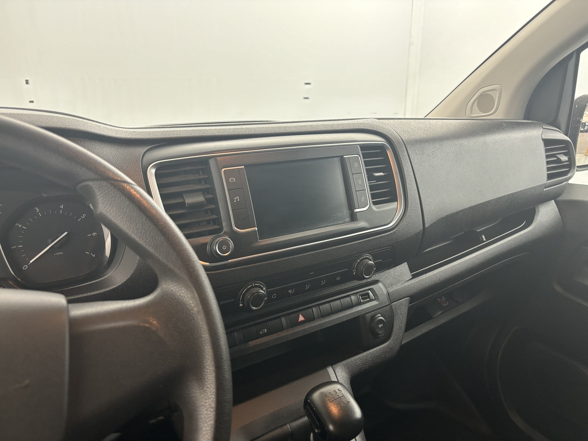 Vente en ligne Peugeot Expert EXPERT FGN TOLE M BLUEHDI 120 S&S BVM6 au prix de 20 890 €