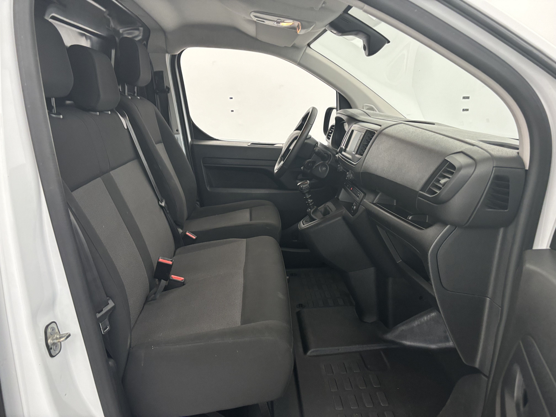 Vente en ligne Peugeot Expert EXPERT FGN TOLE M BLUEHDI 120 S&S BVM6 au prix de 20 890 €