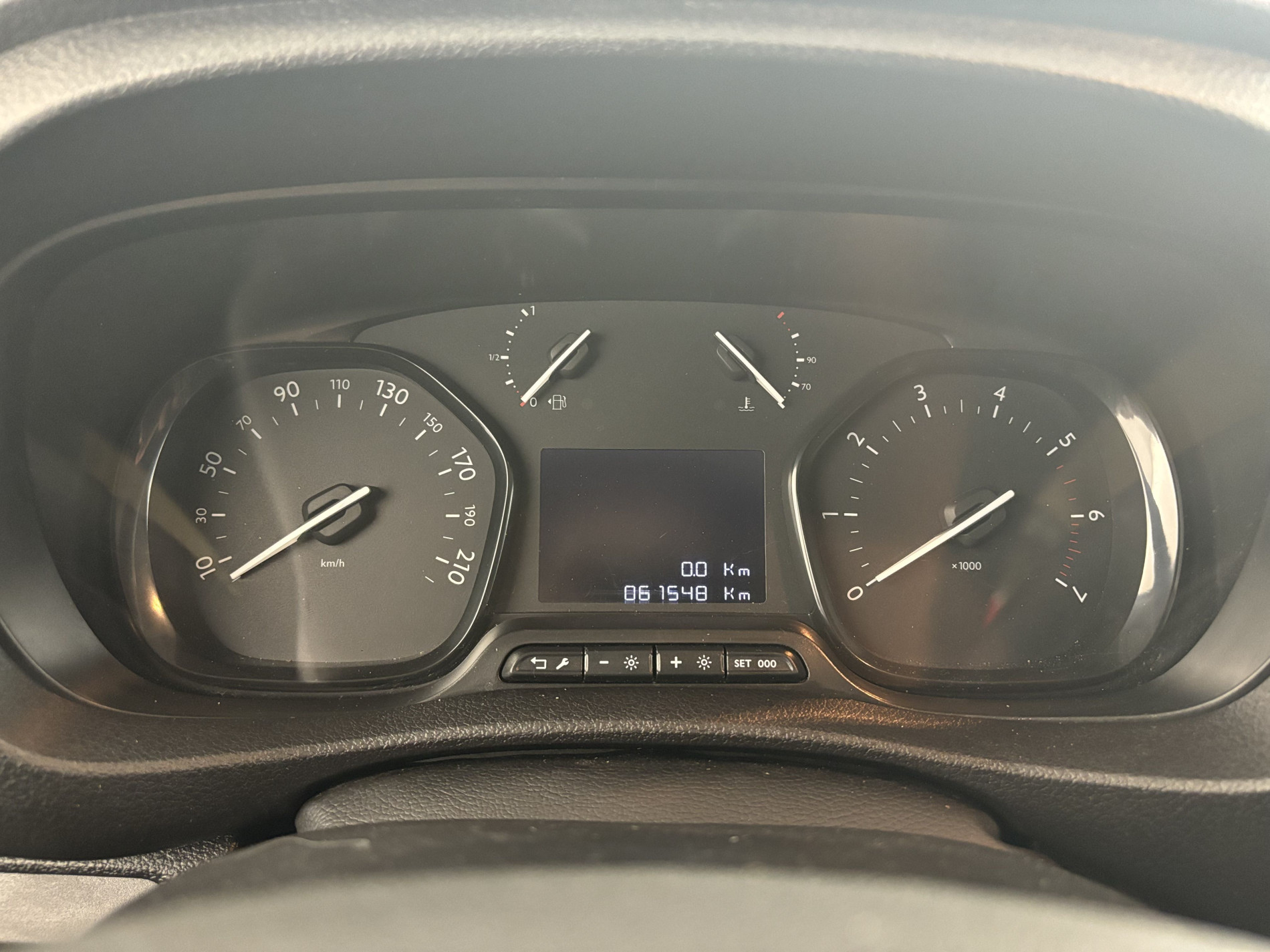 Vente en ligne Peugeot Expert EXPERT FGN TOLE M BLUEHDI 120 S&S BVM6 au prix de 20 890 €