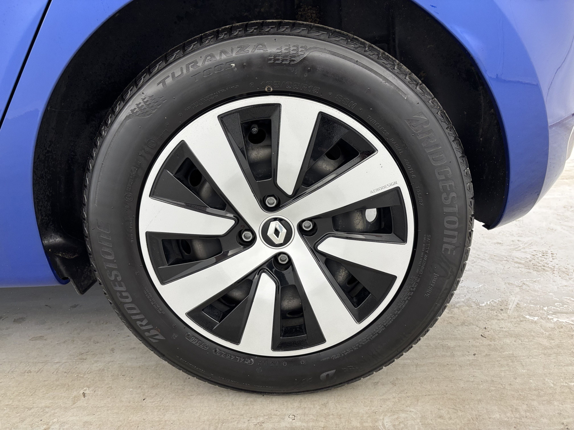 Vente en ligne Renault Clio 5 Clio TCe 90 au prix de 13 990 €
