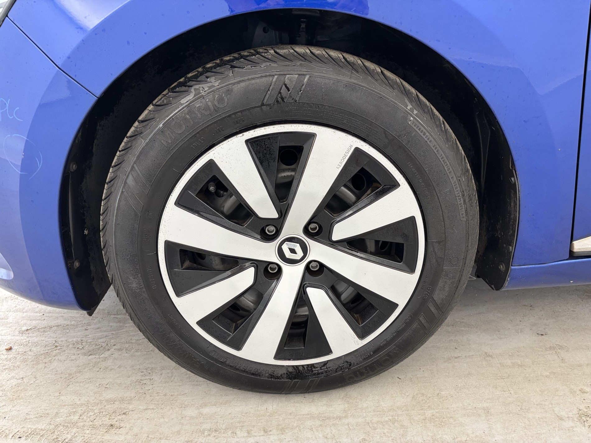 Vente en ligne Renault Clio 5 Clio TCe 90 au prix de 13 990 €