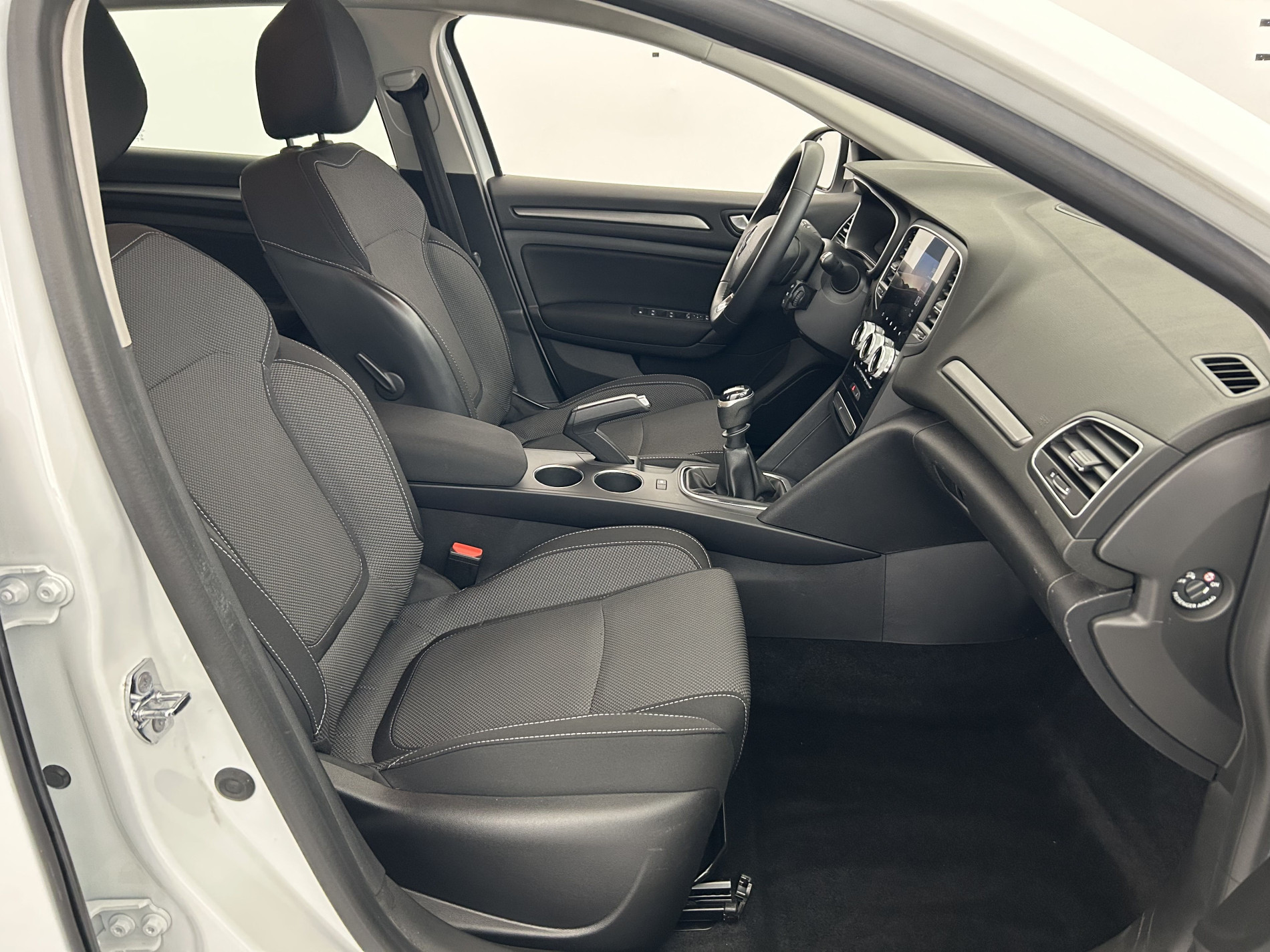 Vente en ligne Renault Megane 4 Estate  Blue dCi 115 au prix de 14 790 €