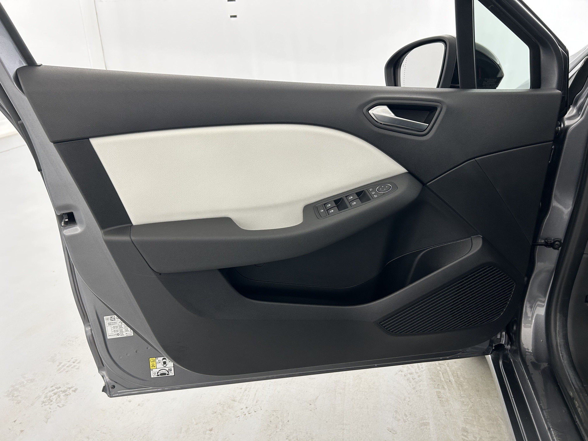 Vente en ligne Renault Clio 5 Clio E-Tech full hybrid 145 au prix de 18 690 €