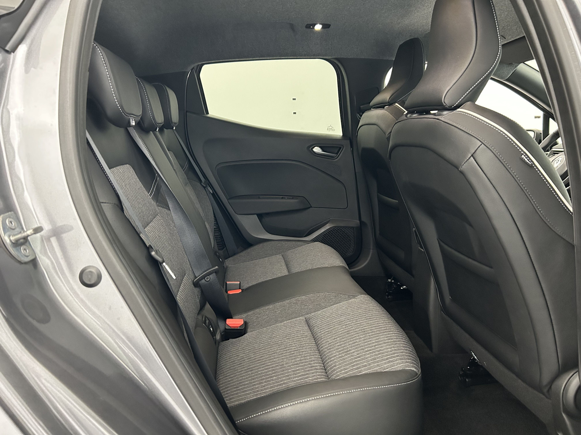 Vente en ligne Renault Clio 5 Clio E-Tech full hybrid 145 au prix de 18 690 €