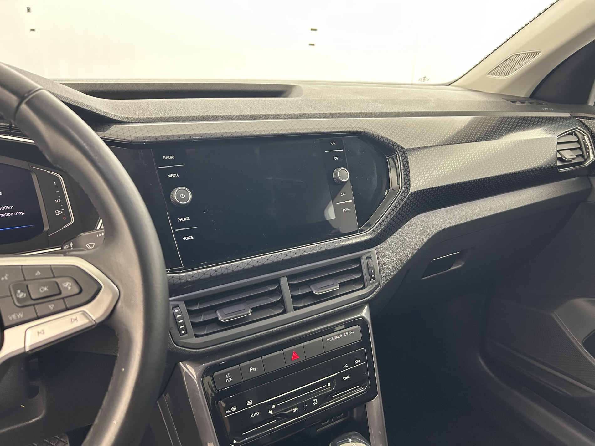 Vente en ligne Volkswagen T-Cross  1.0 TSI 110 Start/Stop DSG7 au prix de 20 990 €