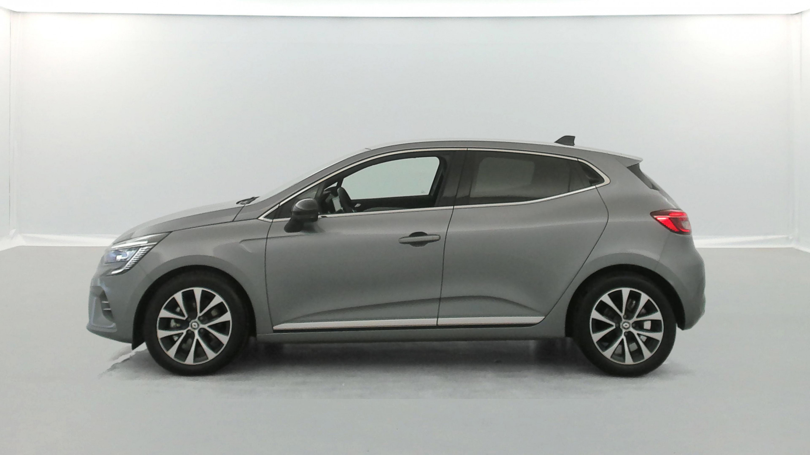 Vente en ligne Renault Clio 5 Clio E-Tech full hybrid 145 au prix de 18 690 €