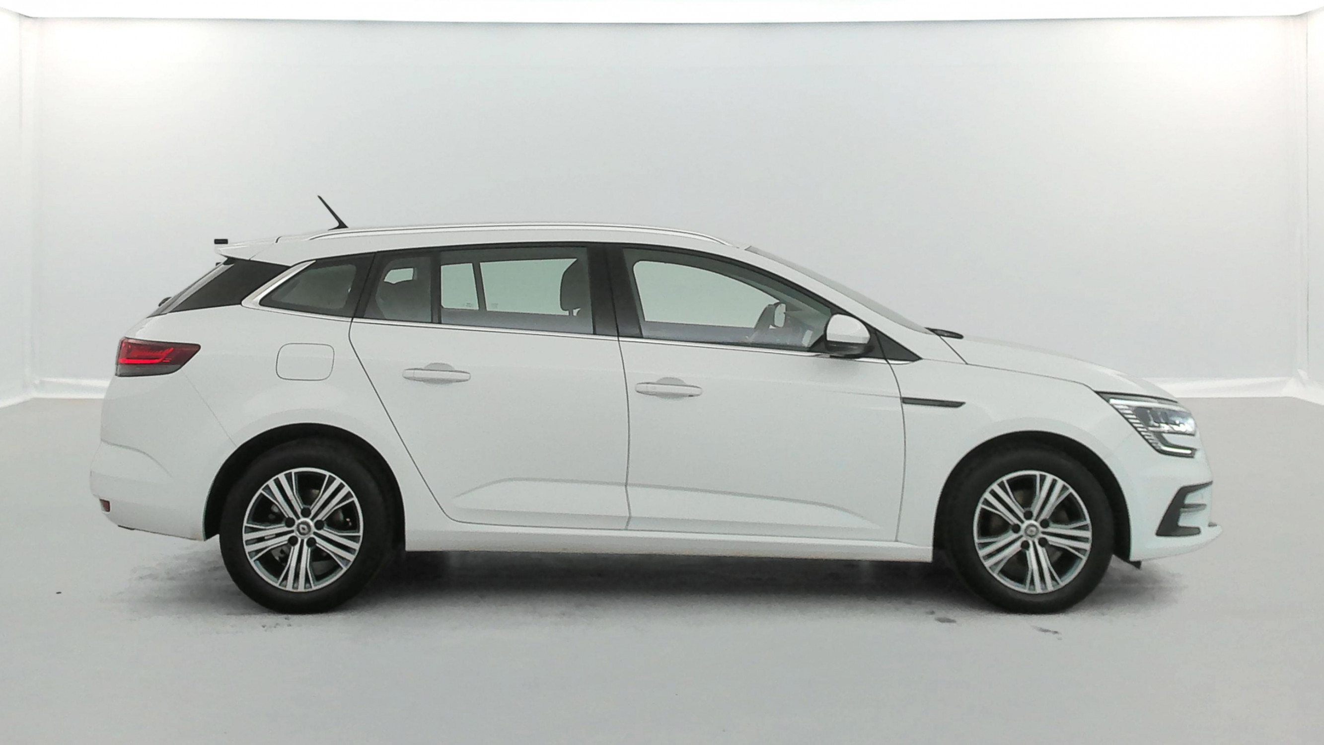 Vente en ligne Renault Megane 4 Estate  Blue dCi 115 au prix de 14 790 €