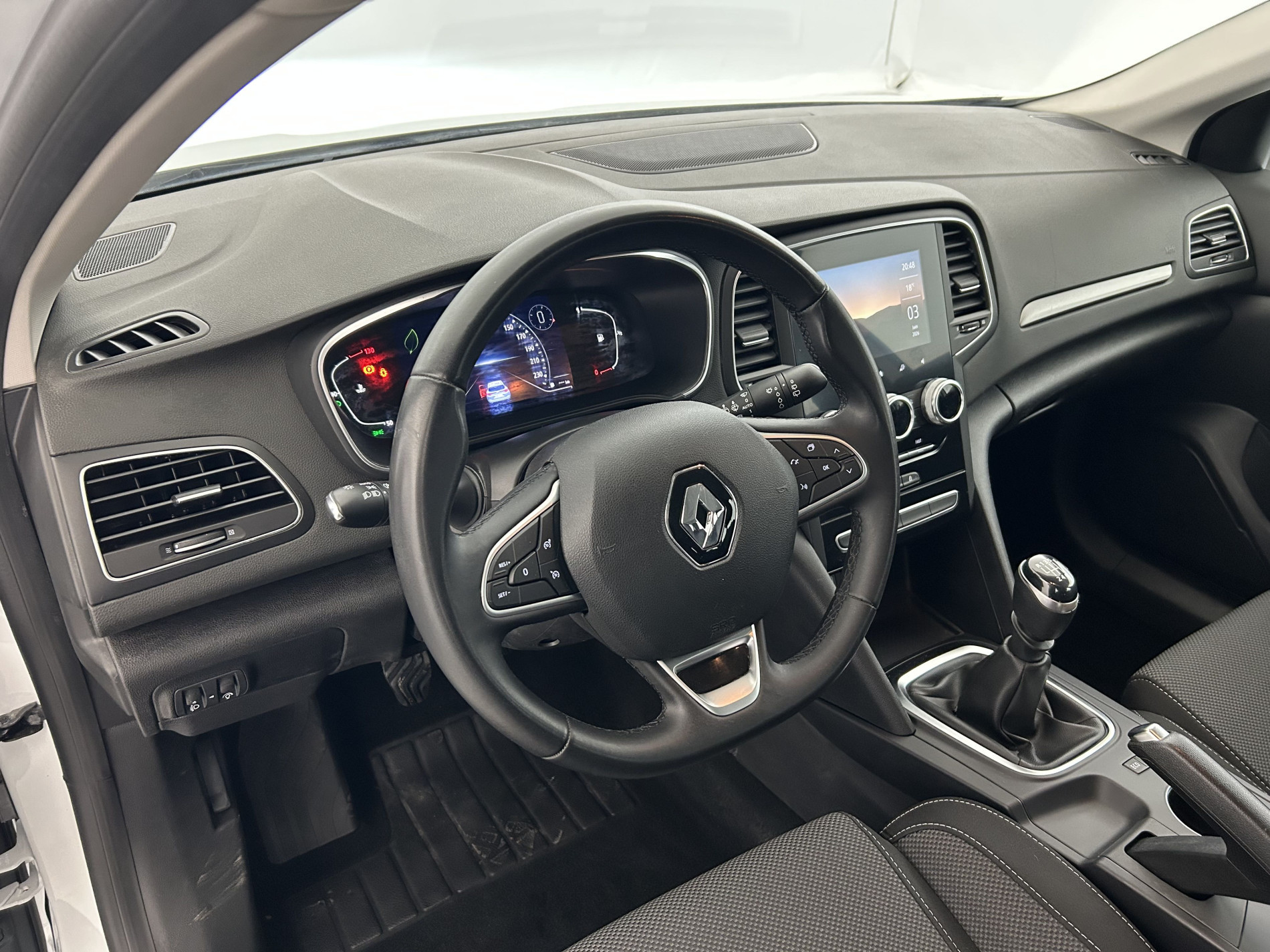 Vente en ligne Renault Megane 4 Estate  Blue dCi 115 au prix de 14 790 €