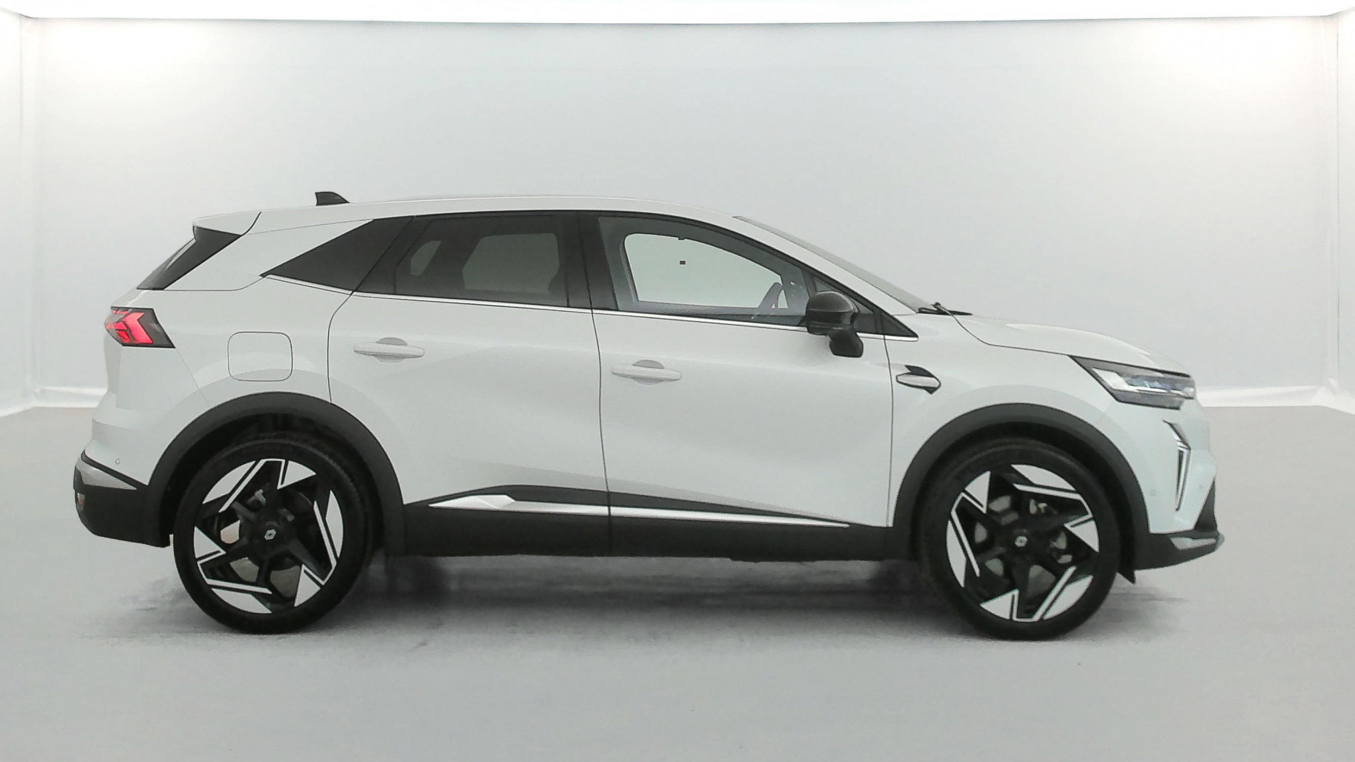 Vente en ligne Renault Symbioz  E-Tech full hybrid 145 au prix de 28 990 €