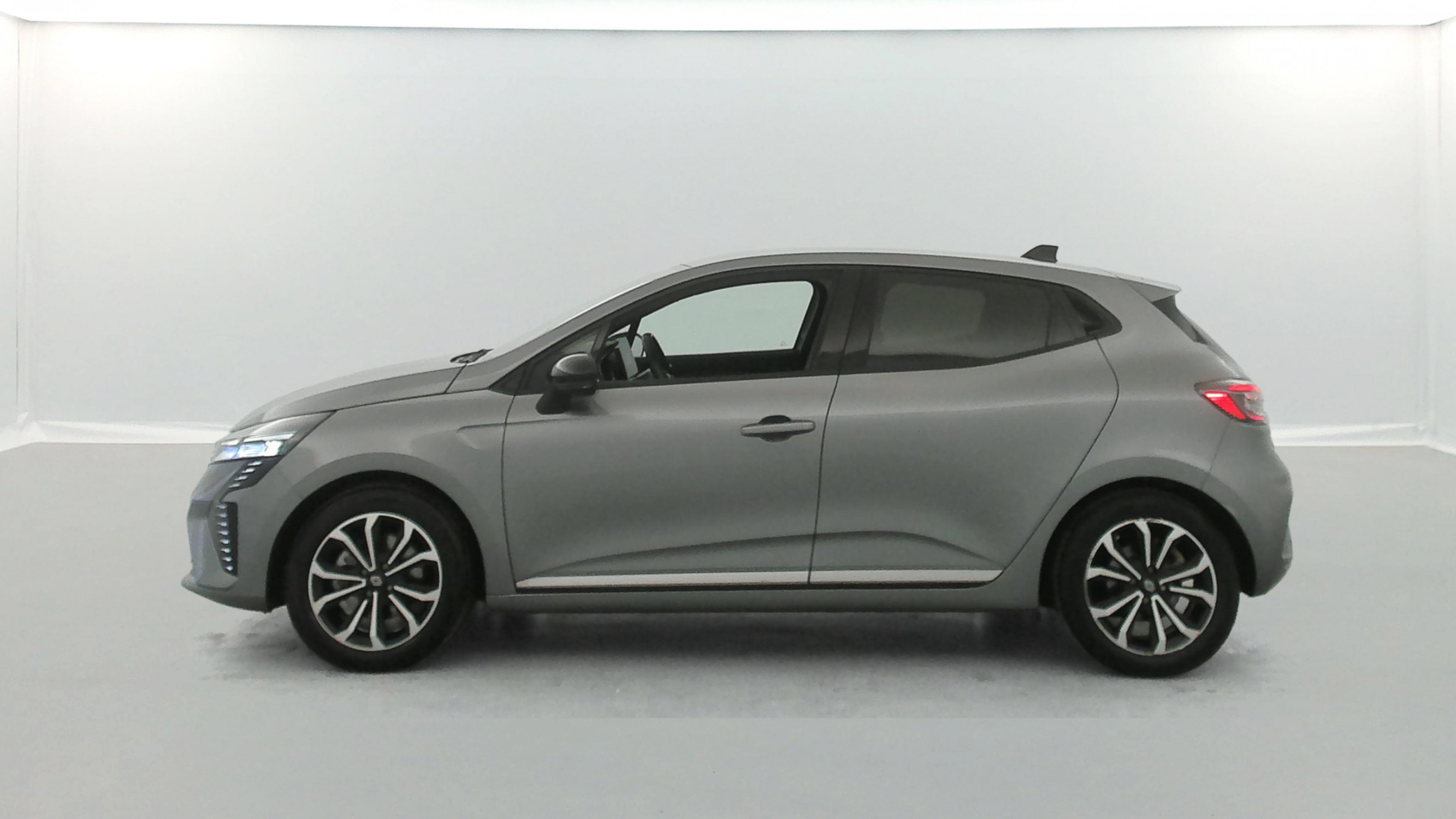 Vente en ligne Renault Clio 5 Clio E-Tech hybride 145 au prix de 18 290 €