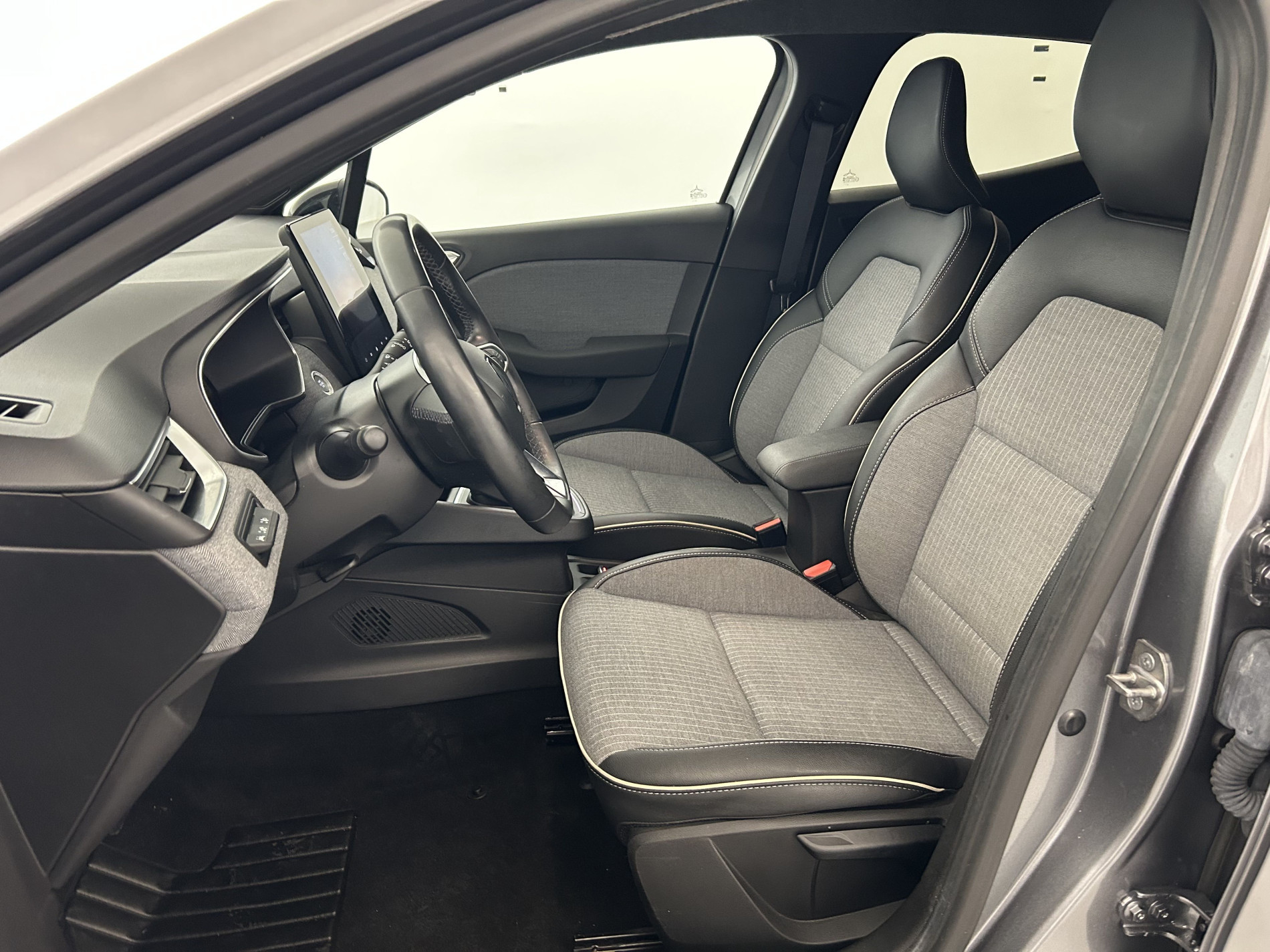 Vente en ligne Renault Clio 5 Clio E-Tech hybride 145 au prix de 18 290 €