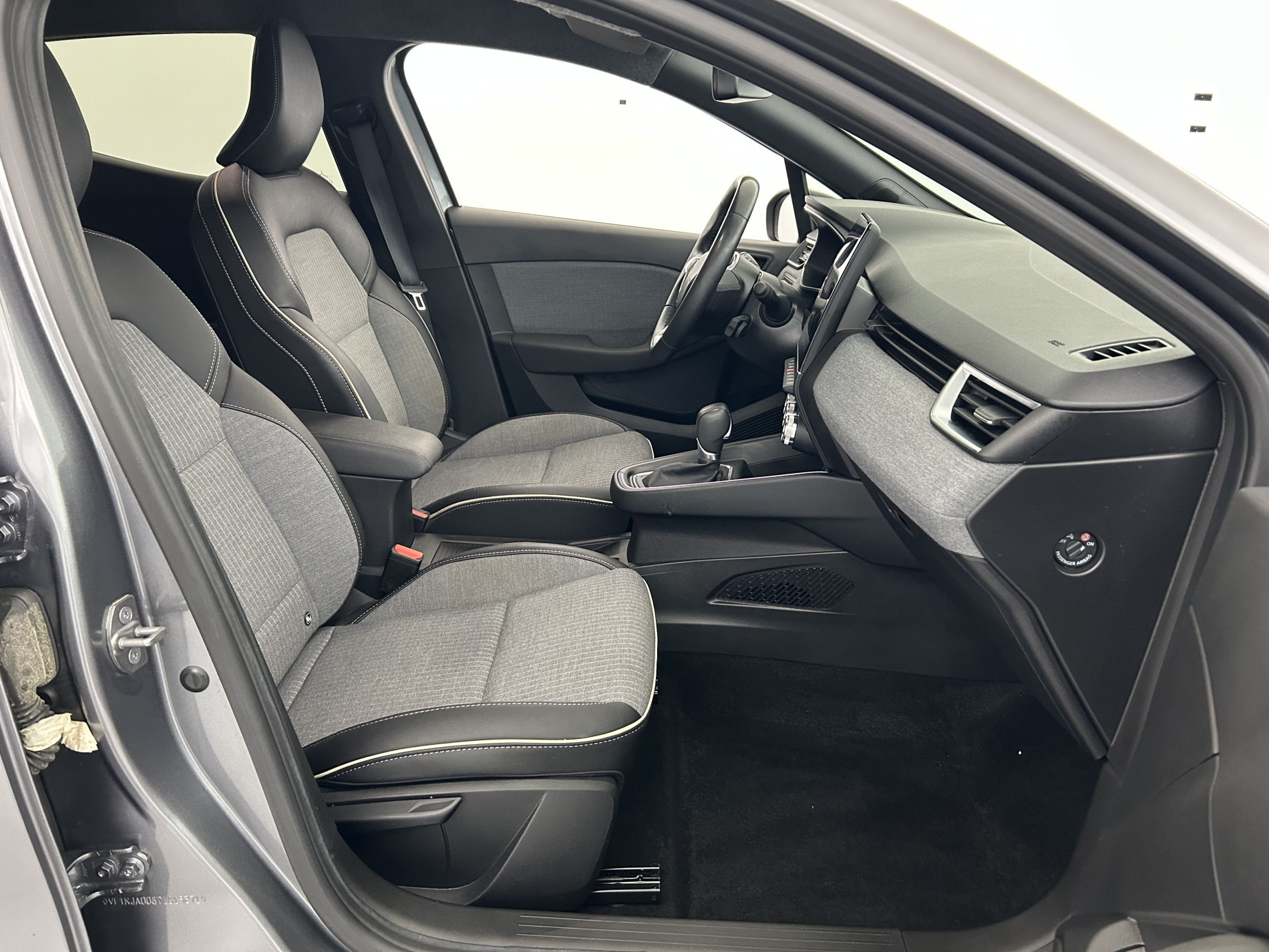 Vente en ligne Renault Clio 5 Clio E-Tech hybride 145 au prix de 18 290 €