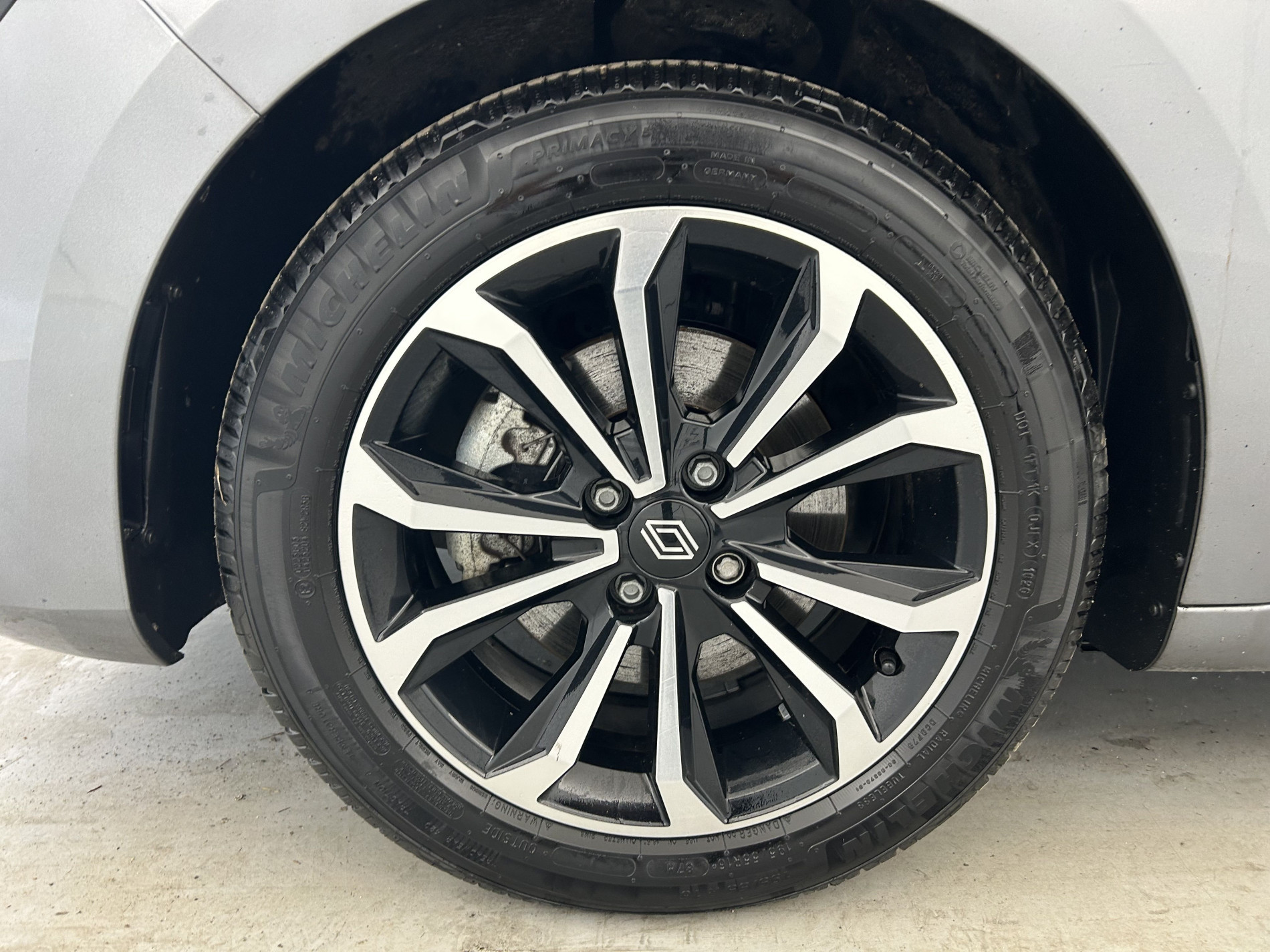 Vente en ligne Renault Clio 5 Clio E-Tech hybride 145 au prix de 18 290 €