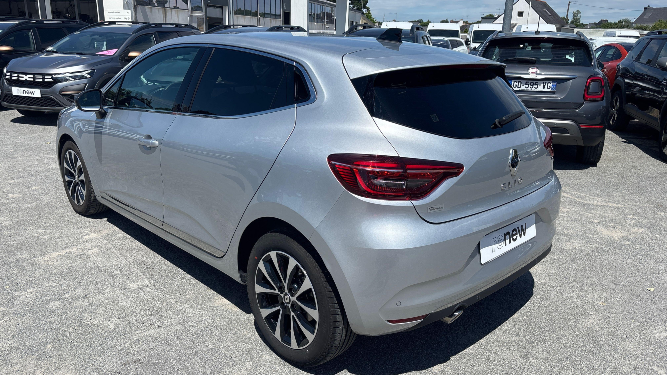 Vente en ligne Renault Clio 5 Clio TCe 90 au prix de 16 250 €