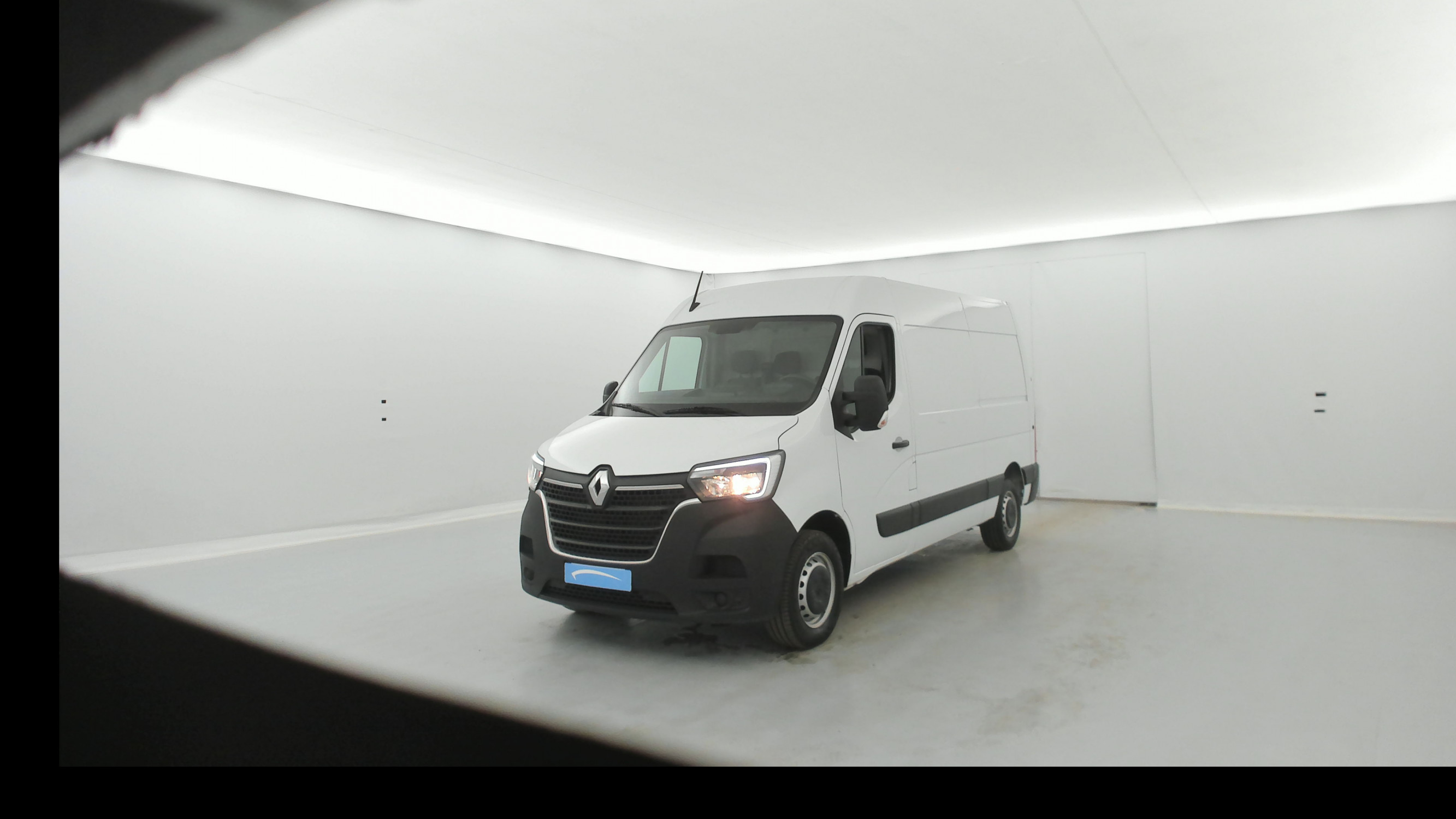 Renault Master Fourgon MASTER FGN TRAC F3500 L2H2 BLUE DCI 135 occasion de 2024 en vente à Vannes