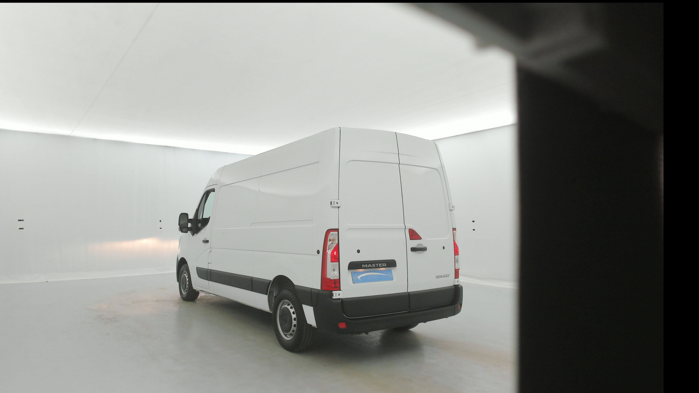 Vente en ligne Renault Master Fourgon MASTER FGN TRAC F3500 L2H2 BLUE DCI 135 au prix de 24 990 €