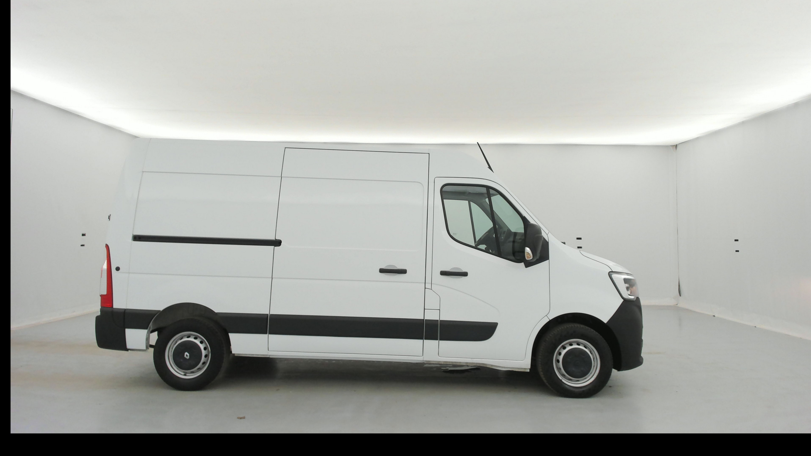 Vente en ligne Renault Master Fourgon MASTER FGN TRAC F3500 L2H2 BLUE DCI 135 au prix de 24 990 €