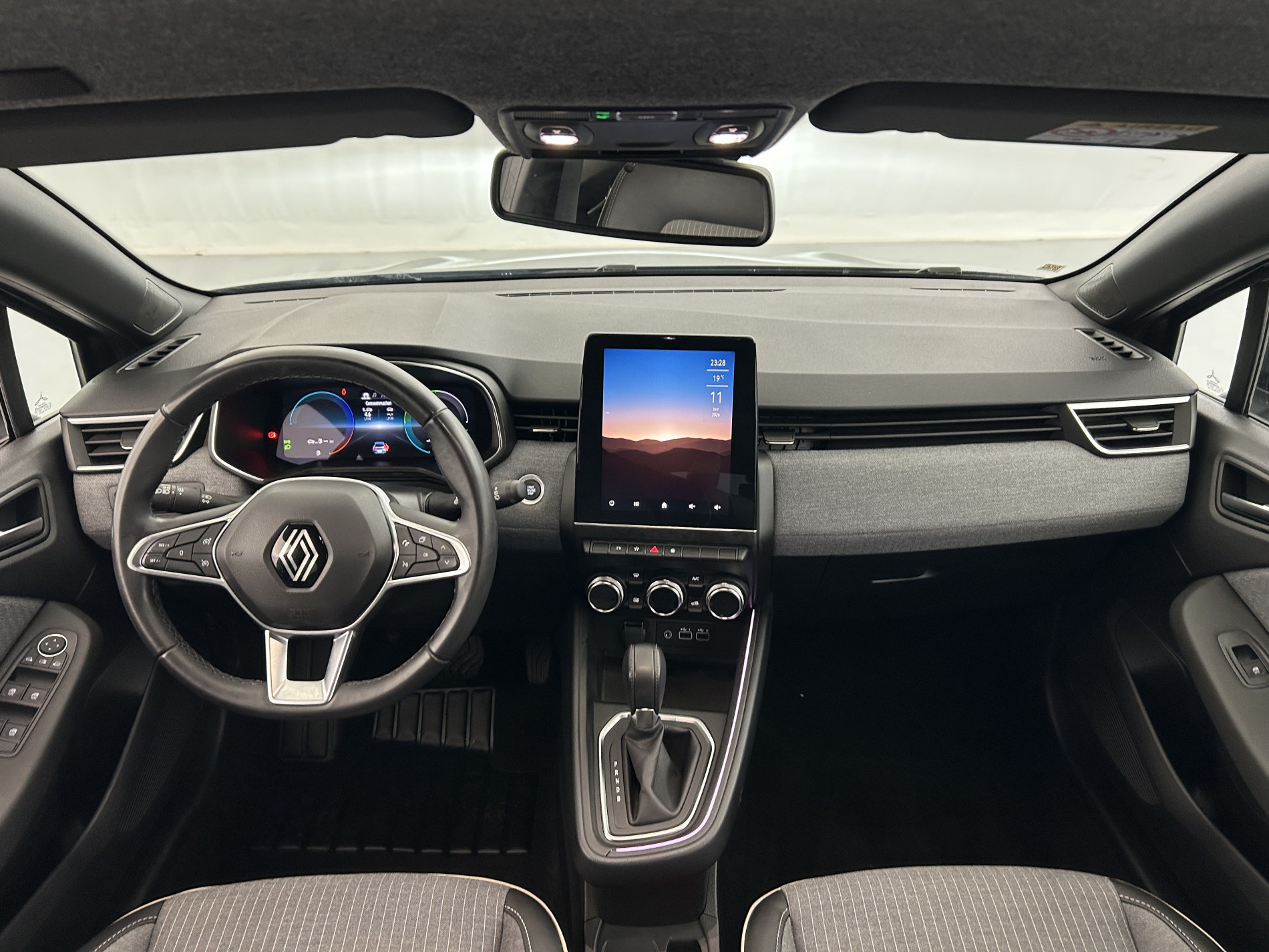 Vente en ligne Renault Clio 5 Clio E-Tech hybride 145 au prix de 18 290 €