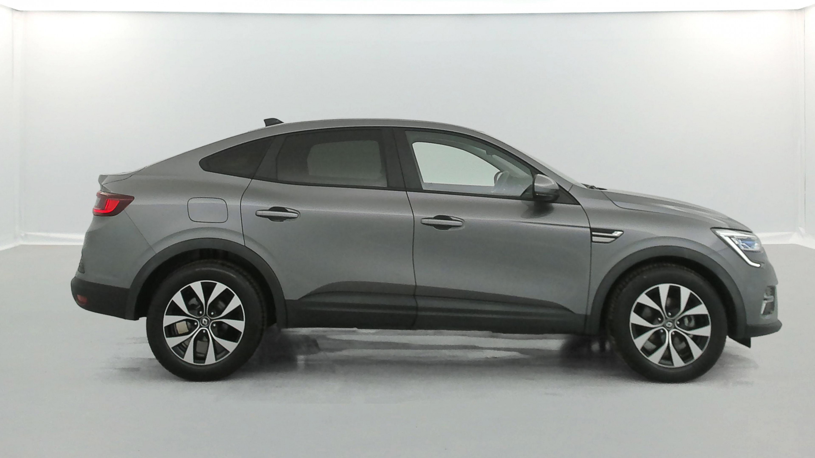 Vente en ligne Renault Arkana  E-Tech hybride 145 - 22 au prix de 20 390 €