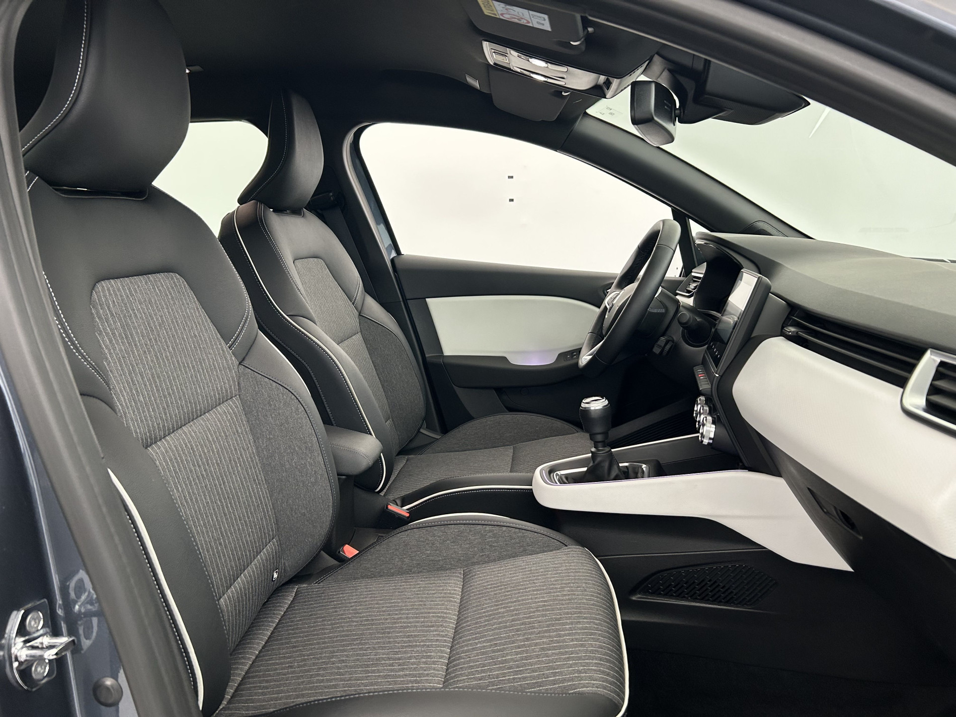 Vente en ligne Renault Clio 5 Clio TCe 90 - 21N au prix de 14 990 €
