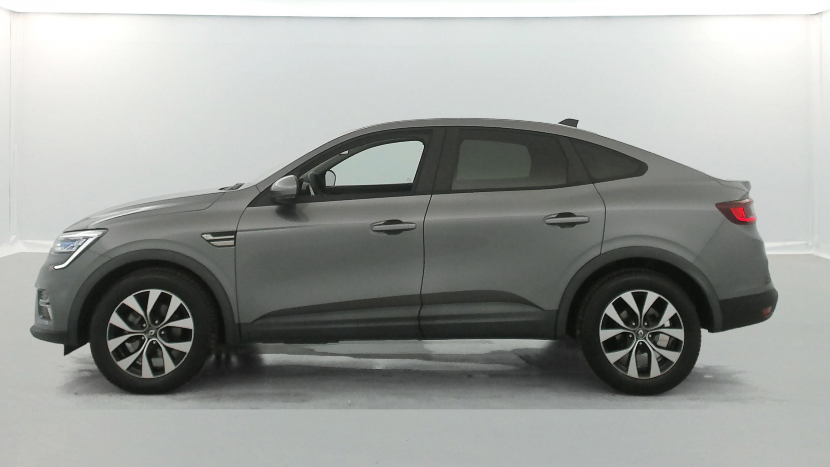 Vente en ligne Renault Arkana  E-Tech hybride 145 - 22 au prix de 20 390 €