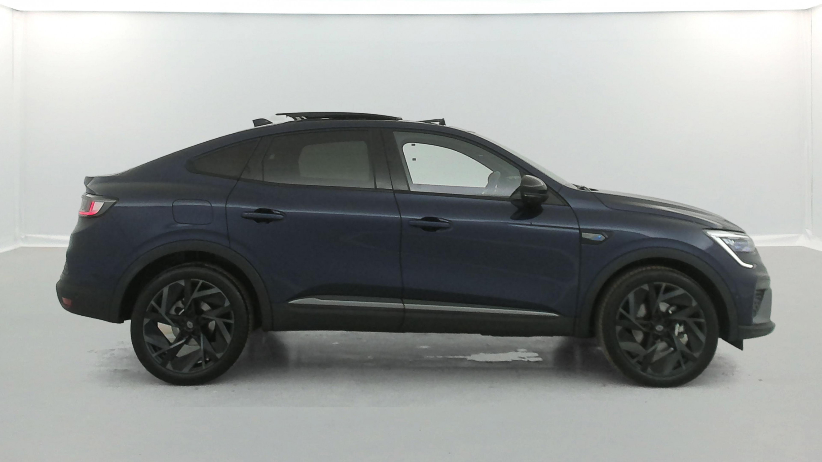 Vente en ligne Renault Arkana  E-Tech full hybrid 145 GSR2 au prix de 28 990 €