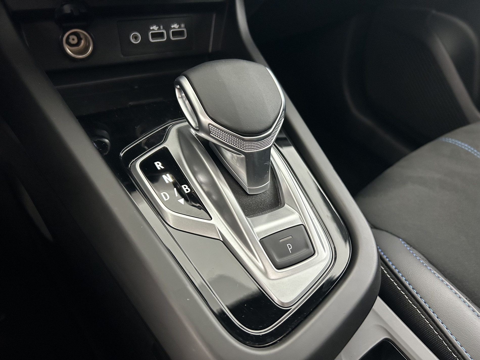 Vente en ligne Renault Arkana  E-Tech full hybrid 145 GSR2 au prix de 28 990 €