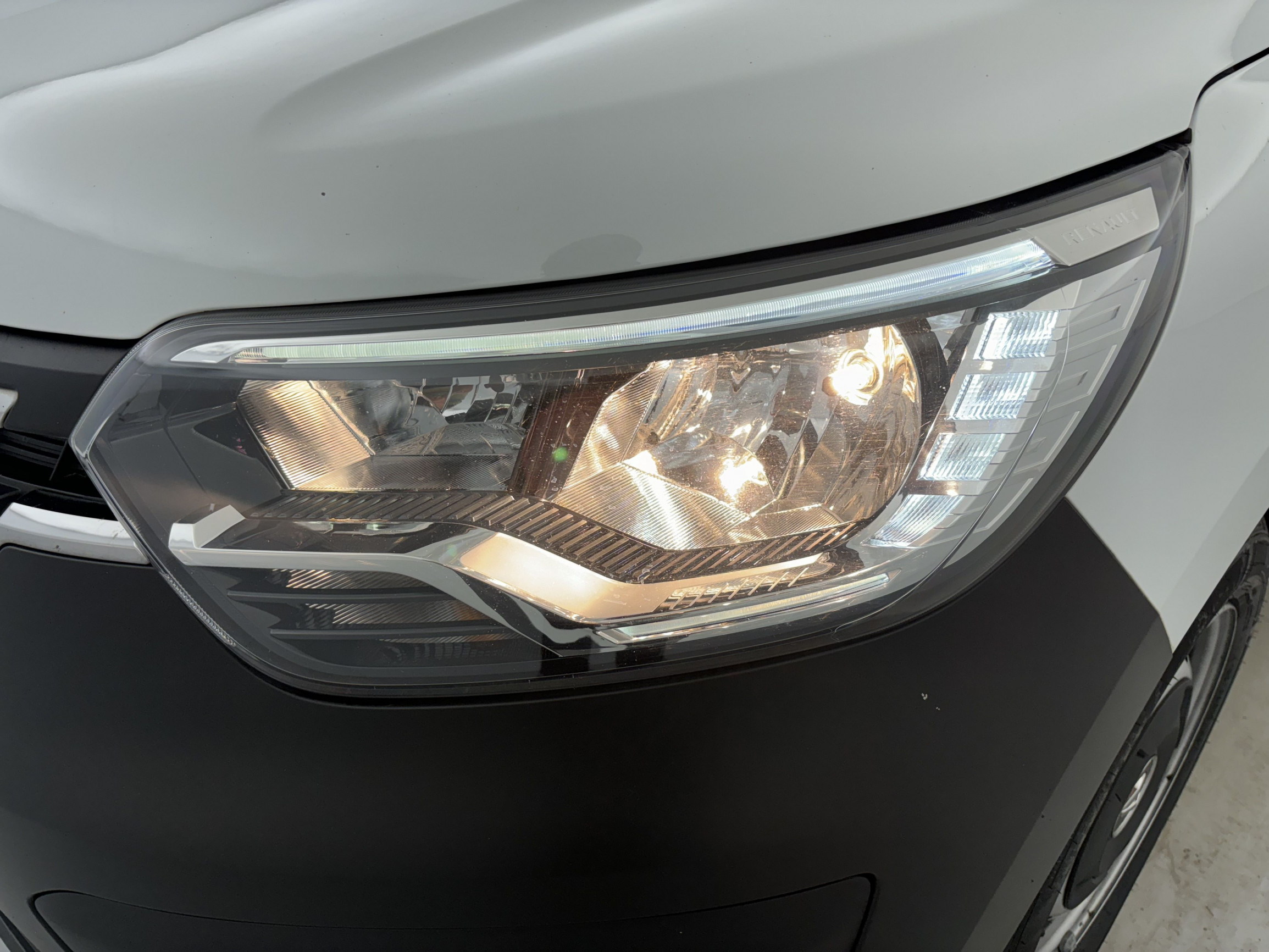 Vente en ligne Renault Express Van  BLUE DCI 95 - 22 au prix de 14 990 €