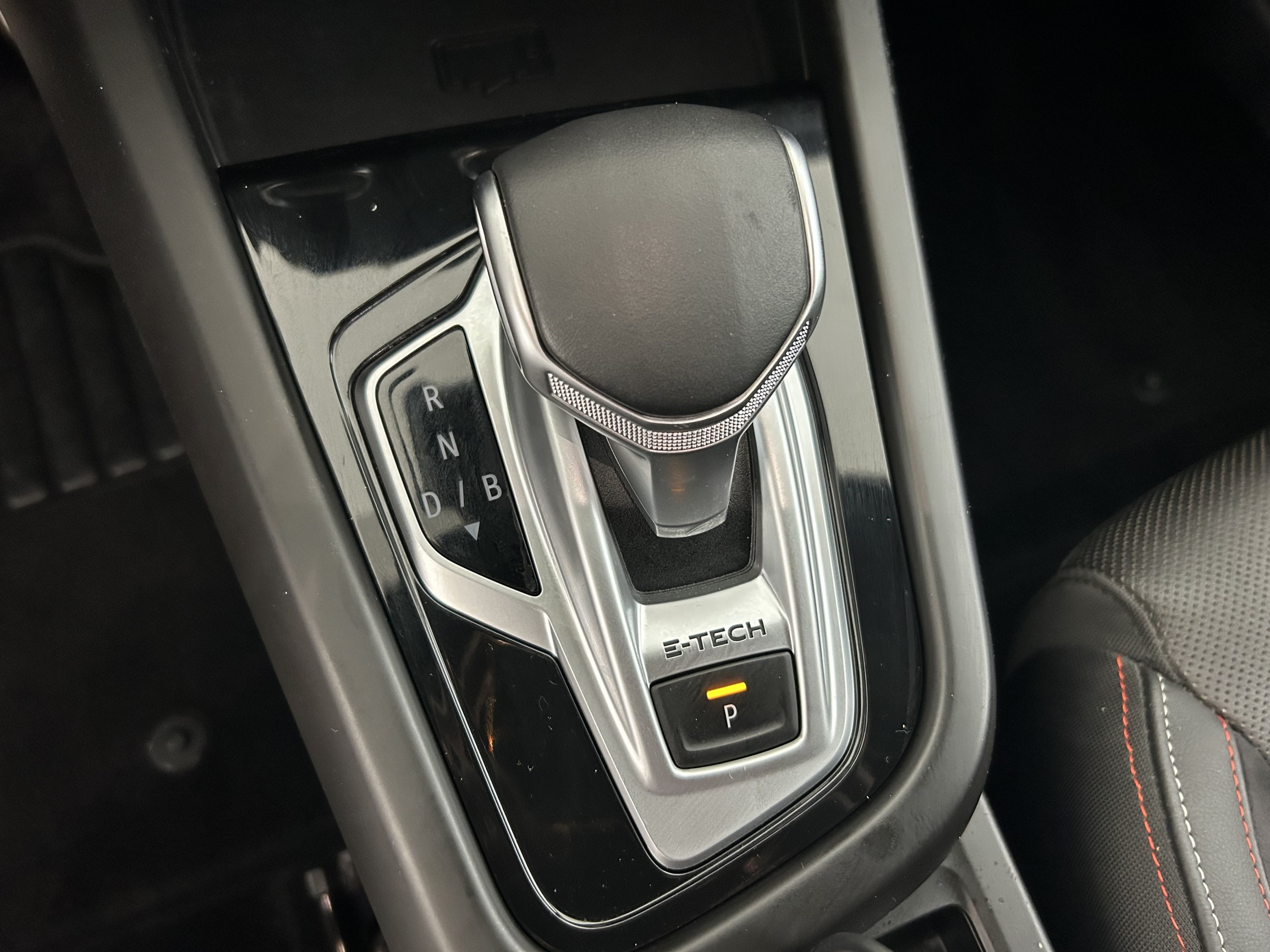 Vente en ligne Renault Arkana  E-Tech 145 - 21B au prix de 20 590 €