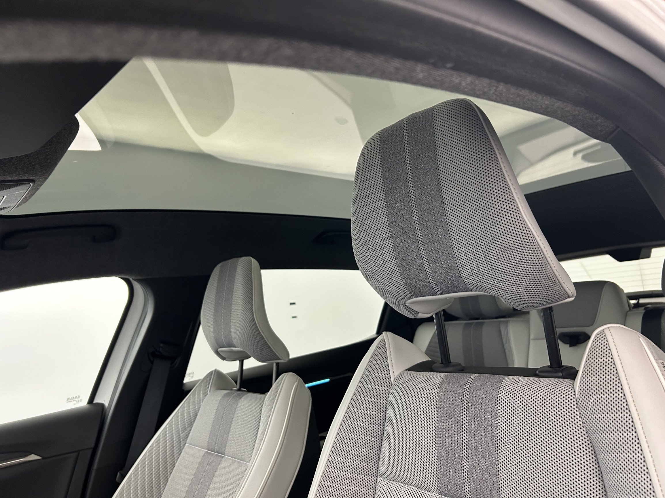 Vente en ligne Renault Scenic E-Tech Scenic E-Tech électrique 220 ch grande autonomie au prix de 40 990 €