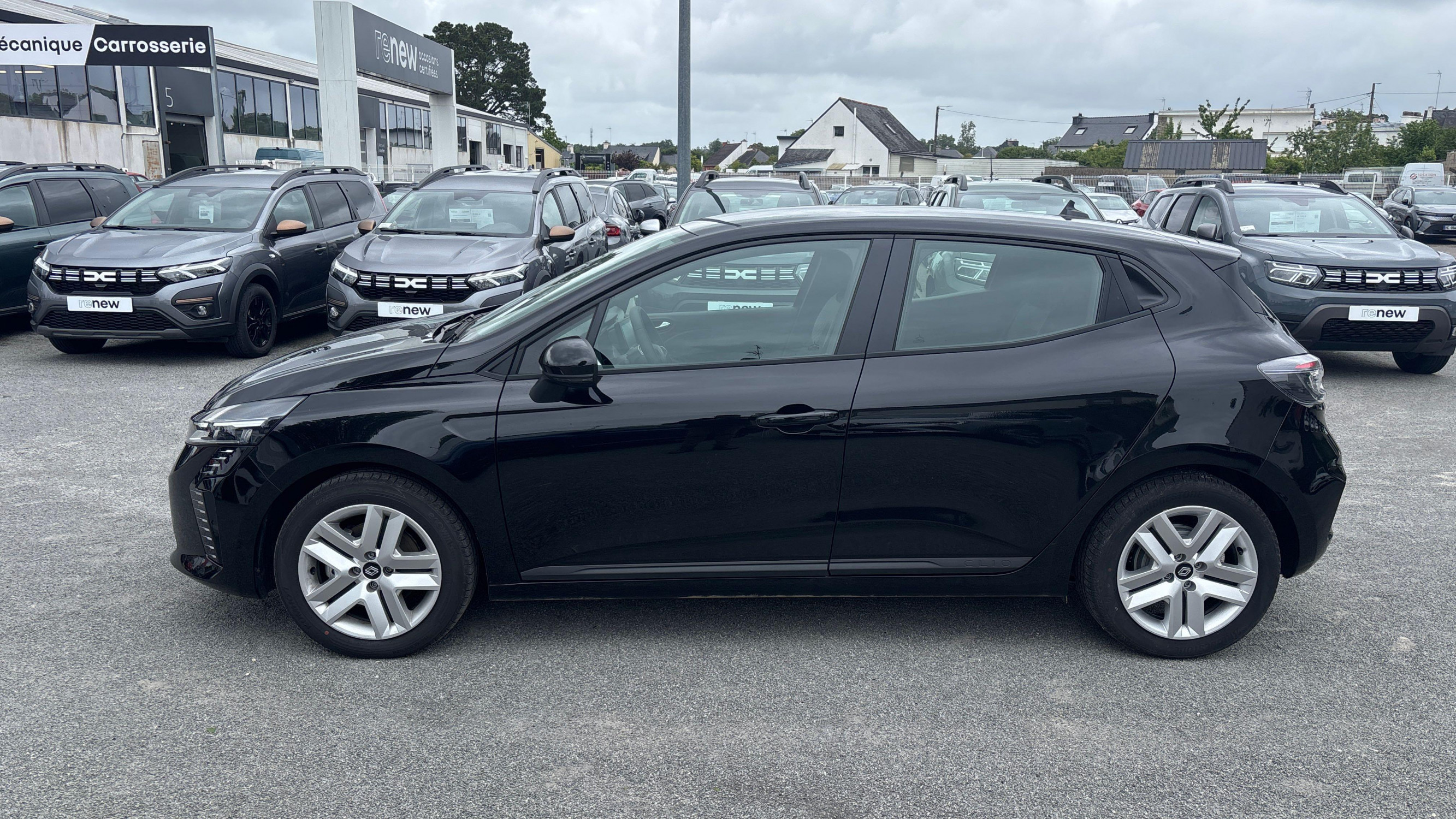 Vente en ligne Renault Clio 5 Clio E-Tech full hybrid 145 ch GSR2 au prix de 20 170 €