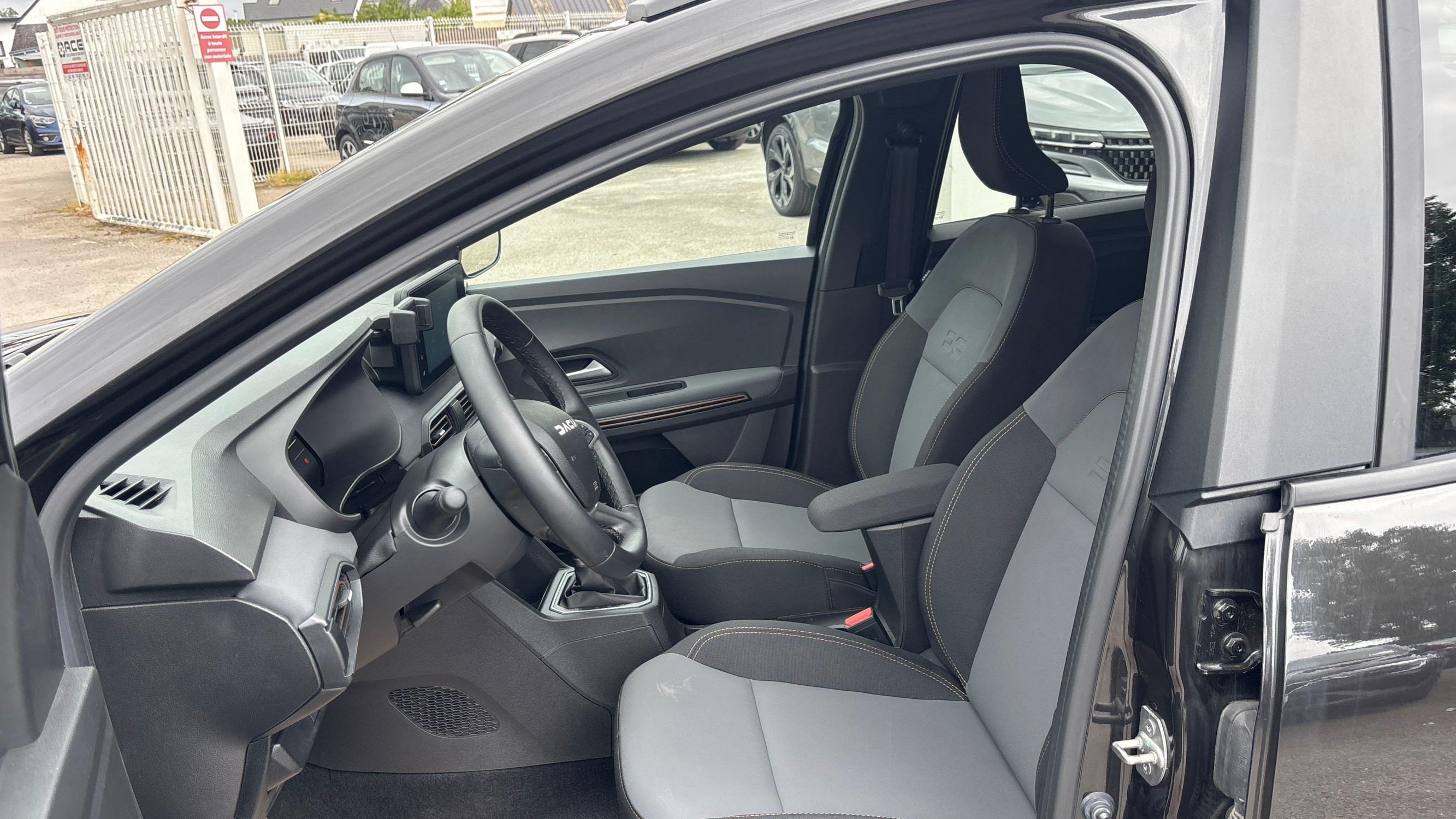 Vente en ligne Dacia Jogger  Hybrid 140 7 places GSR2 au prix de 24 990 €
