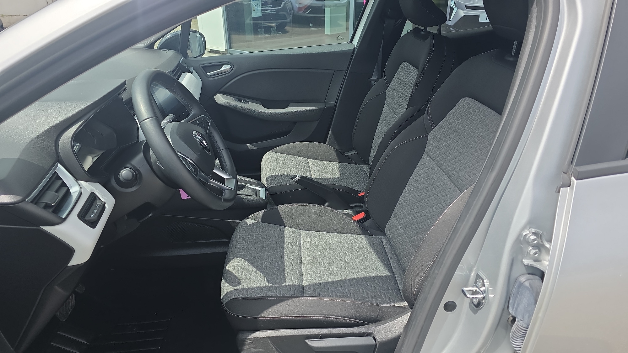 Vente en ligne Renault Clio 5 Clio E-Tech hybride 145 au prix de 14 590 €