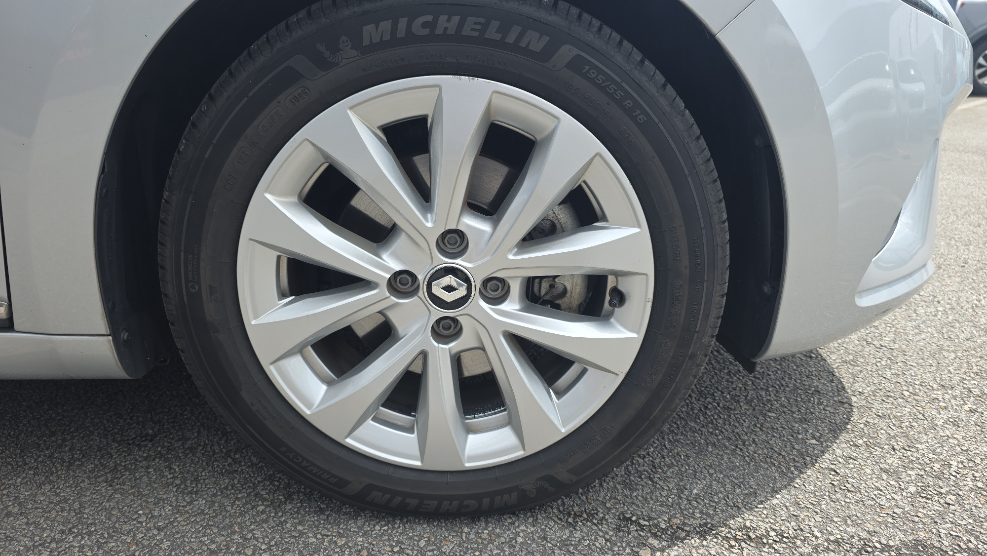 Vente en ligne Renault Clio 5 Clio E-Tech hybride 145 au prix de 14 590 €