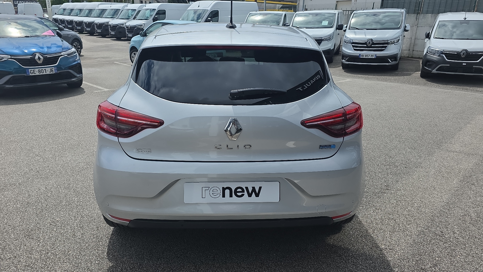 Vente en ligne Renault Clio 5 Clio E-Tech hybride 145 au prix de 14 590 €