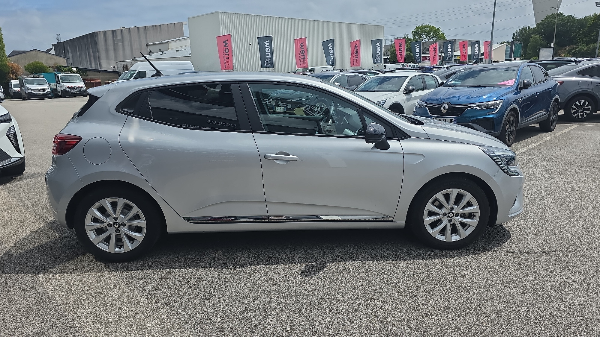 Vente en ligne Renault Clio 5 Clio E-Tech hybride 145 au prix de 14 590 €
