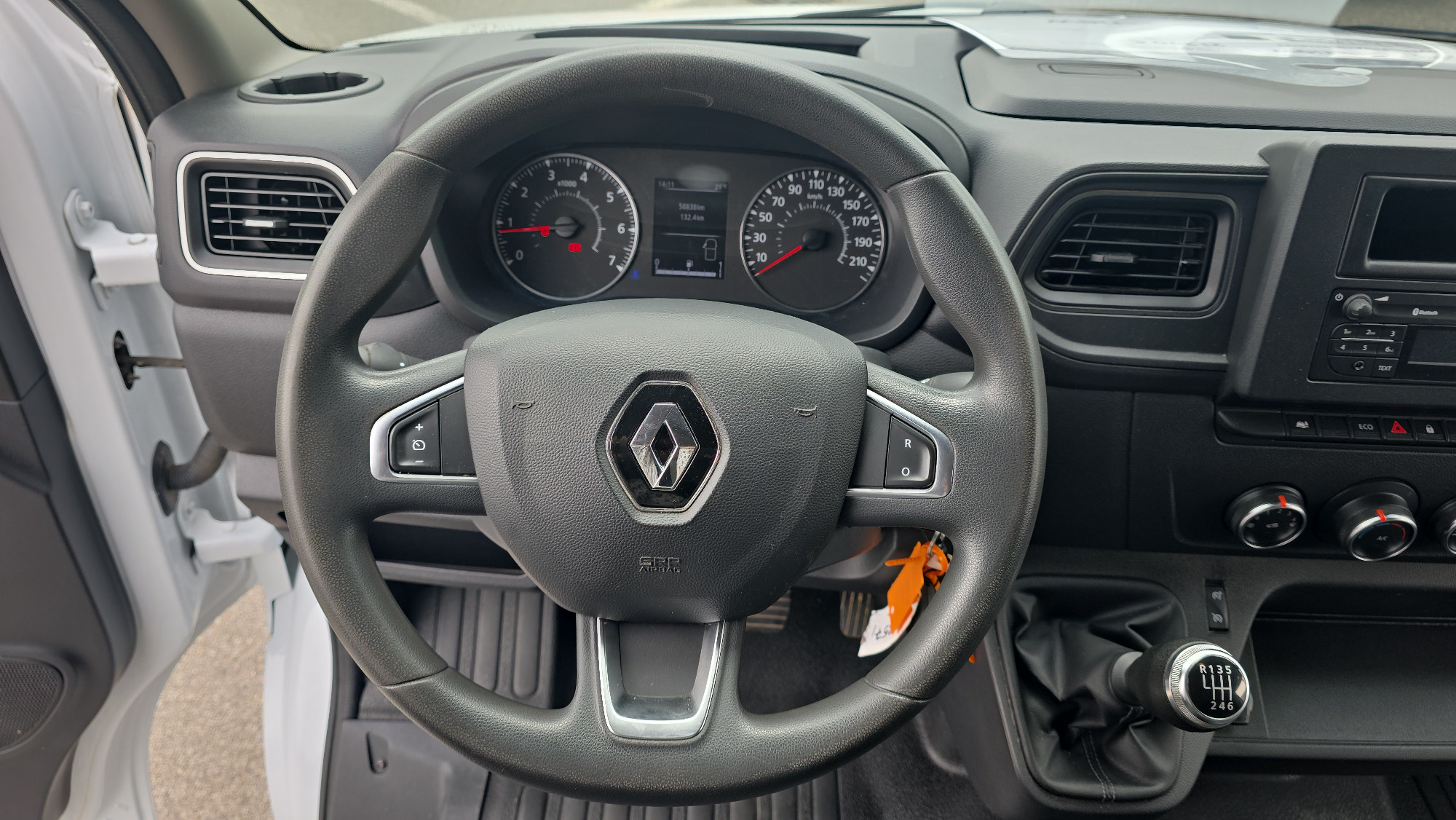 Vente en ligne Renault Master Fourgon MASTER FGN TRAC F3300 L2H2 DCI 135 au prix de 20 790 €