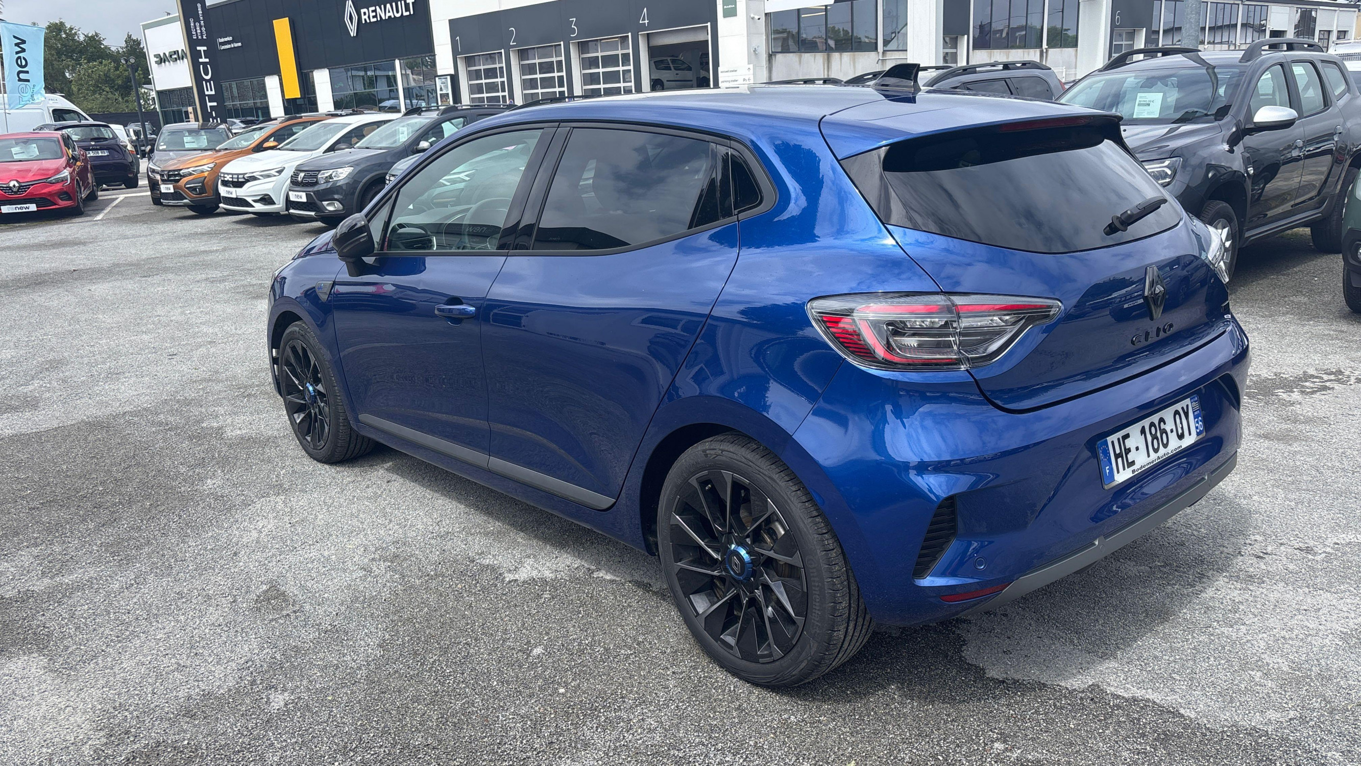 Vente en ligne Renault Clio 5 Clio E-Tech full hybrid 145 ch GSR2 au prix de 23 990 €