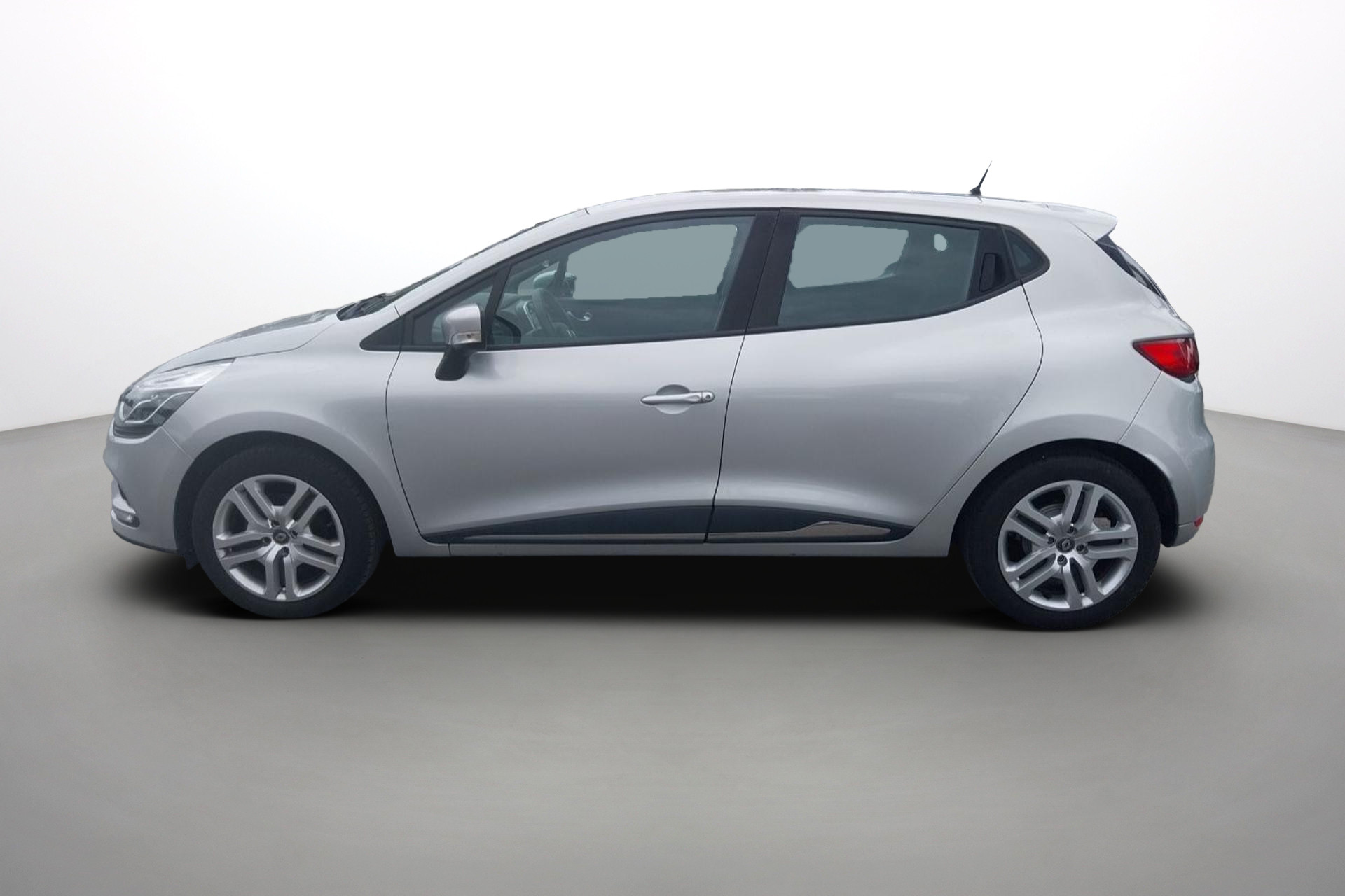 Vente en ligne Renault Clio 4 Clio IV dCi 90 eco2 au prix de 12 270 €
