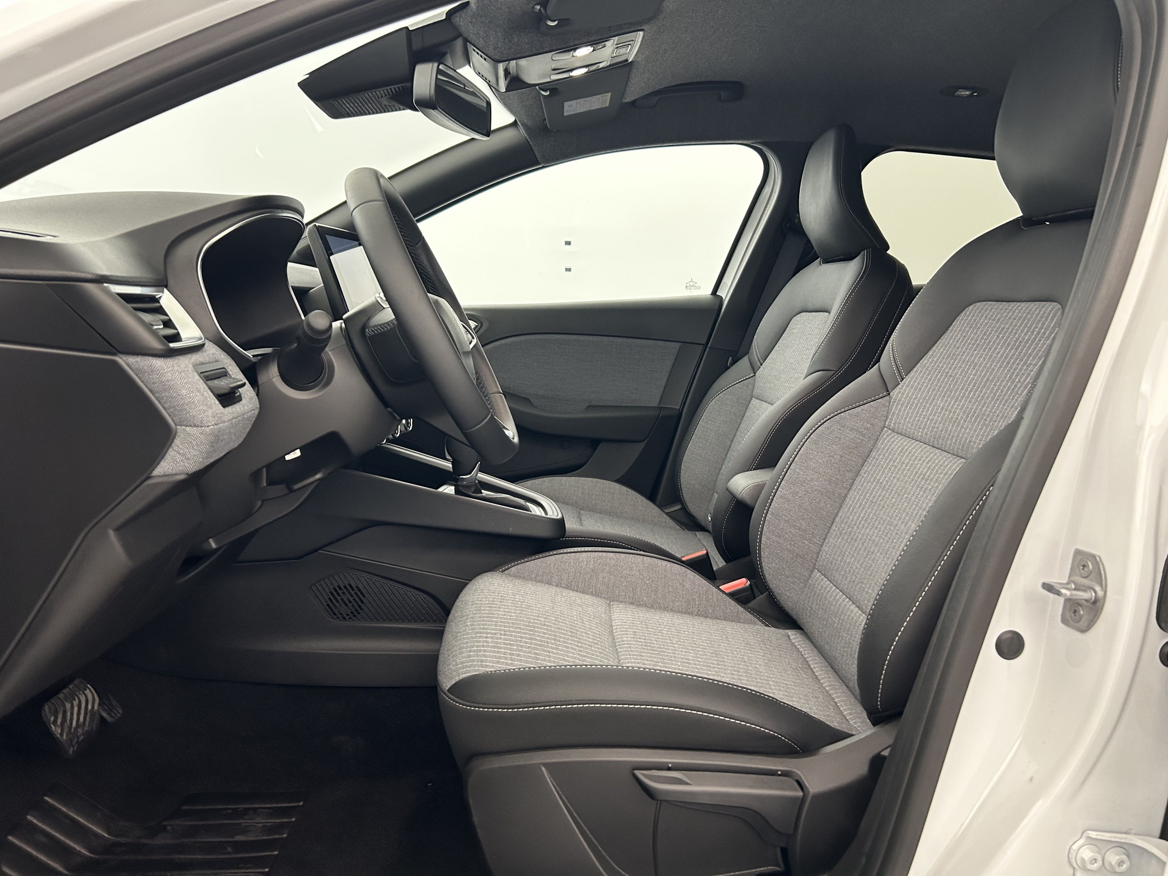Vente en ligne Renault Clio 5 Clio E-Tech full hybrid 145 ch GSR2 au prix de 21 790 €