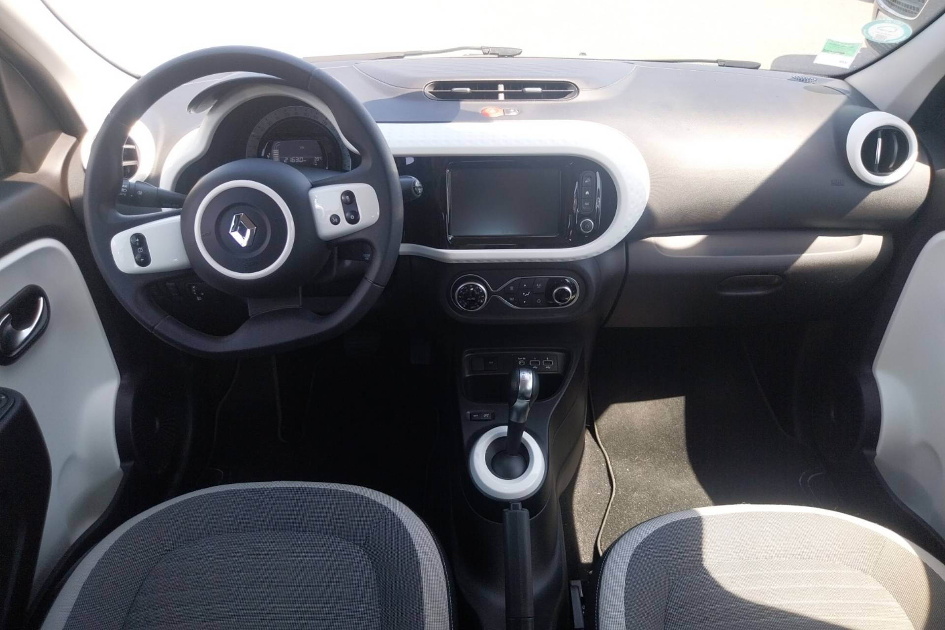 Vente en ligne Renault Twingo Electrique Twingo III E-Tech au prix de 12 990 €