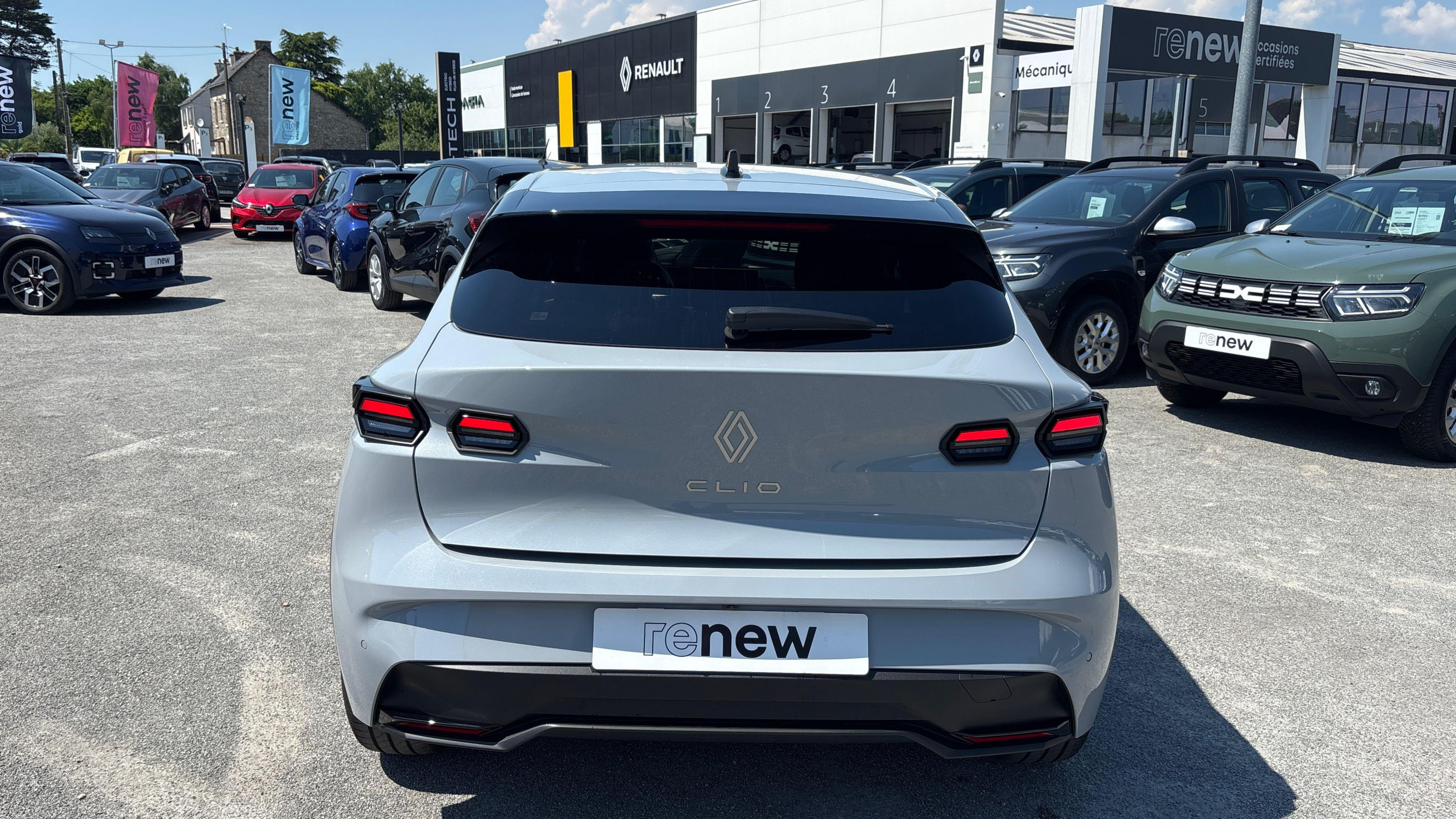 Vente en ligne Renault Clio 6 Clio TCe 115 ch au prix de 23 490 €