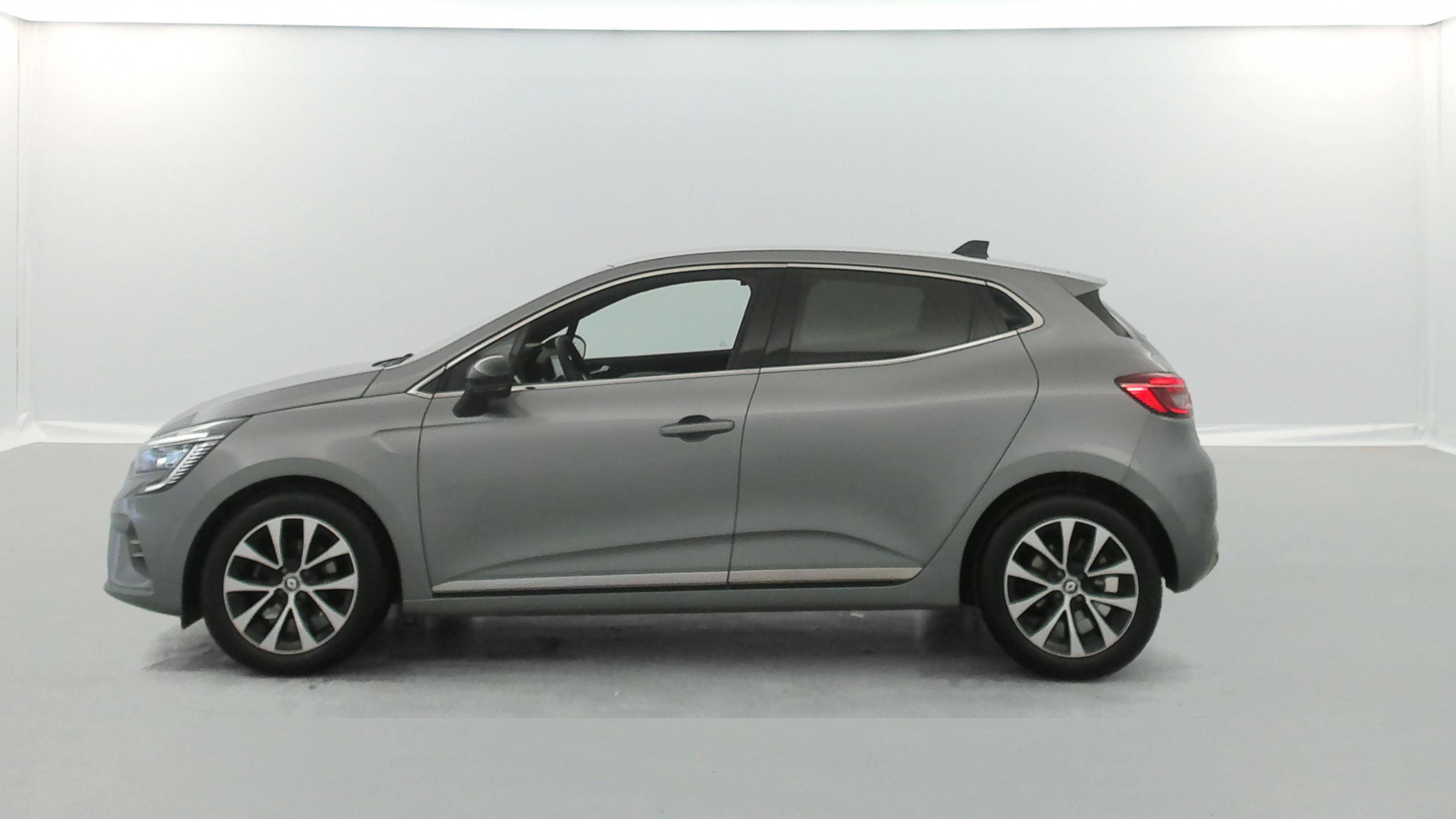 Vente en ligne Renault Clio 5 Clio TCe 90 au prix de 16 490 €