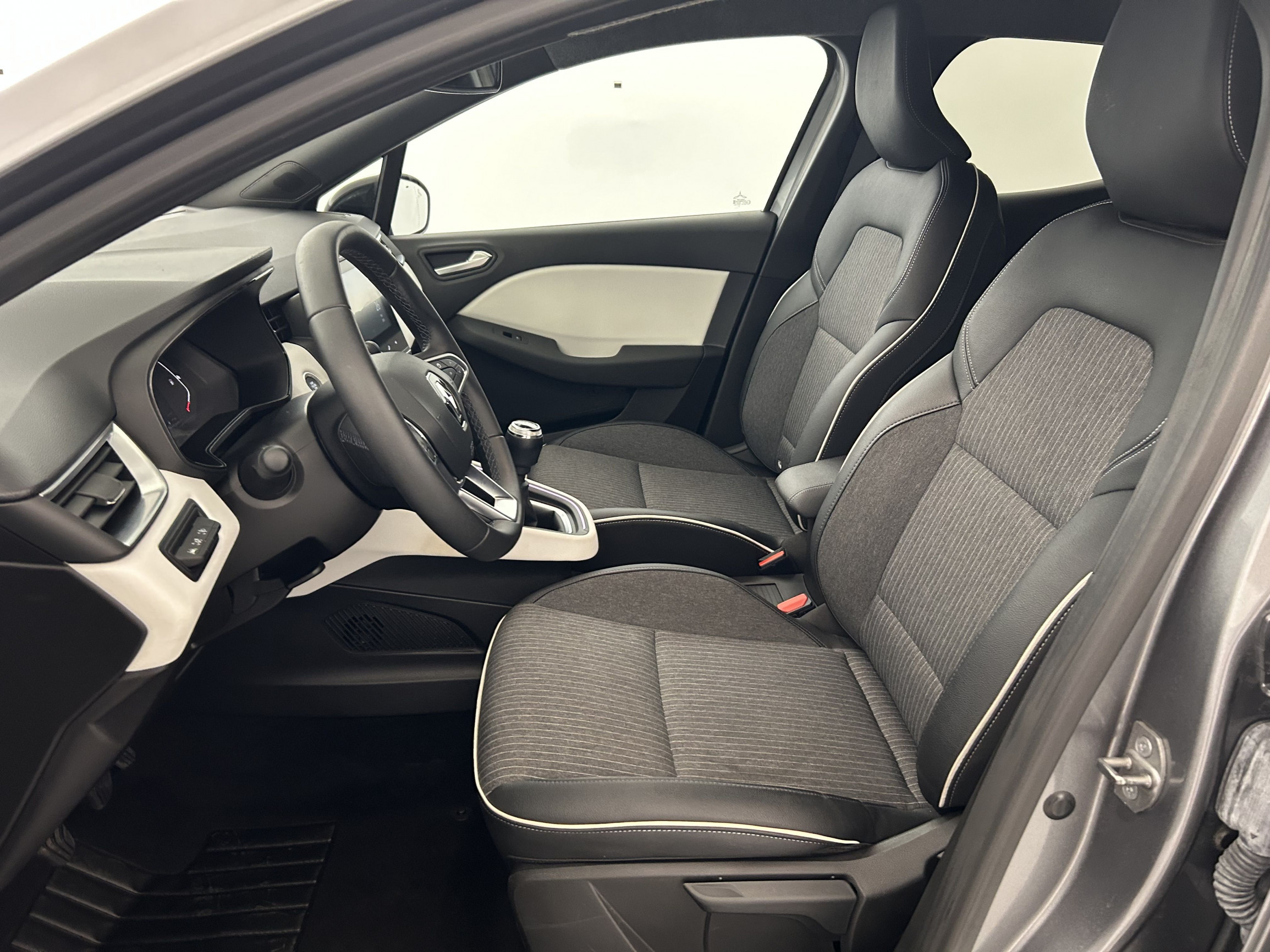Vente en ligne Renault Clio 5 Clio TCe 90 au prix de 16 490 €