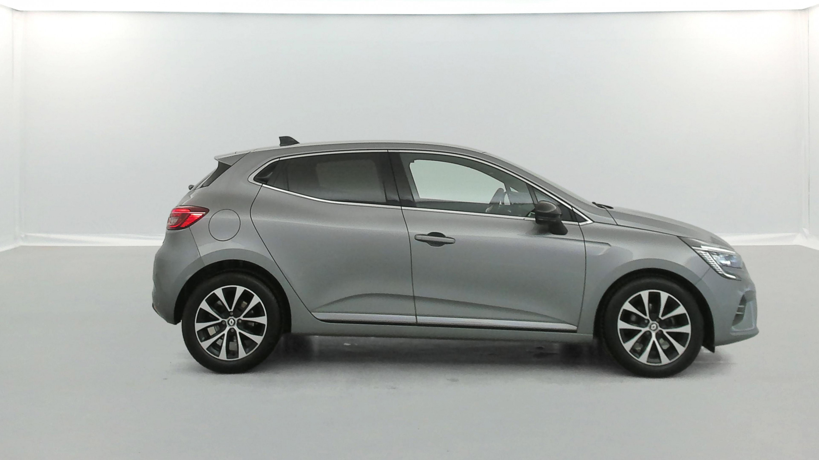 Vente en ligne Renault Clio 5 Clio TCe 90 au prix de 16 490 €