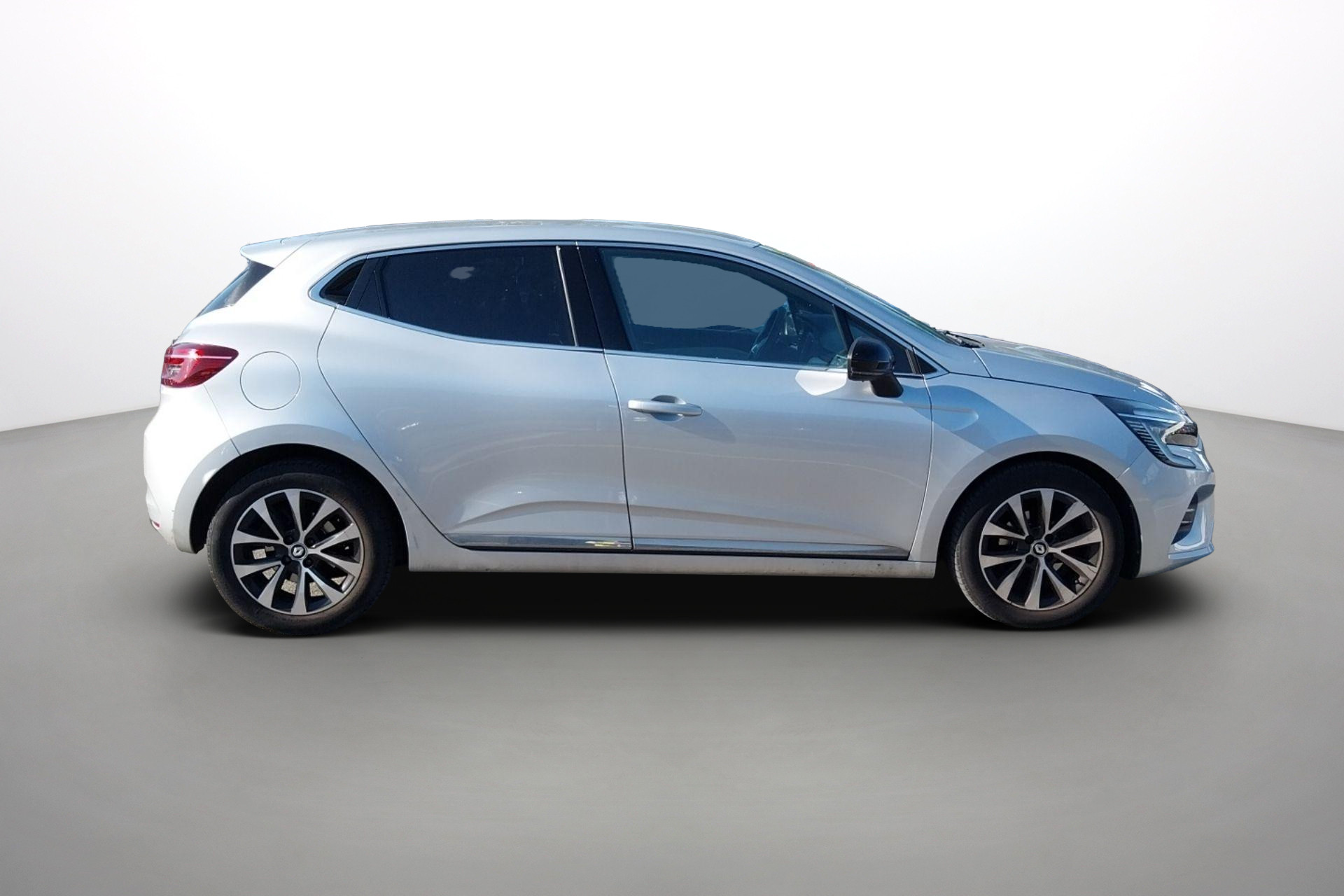 Vente en ligne Renault Clio 5 Clio TCe 90 au prix de 14 990 €
