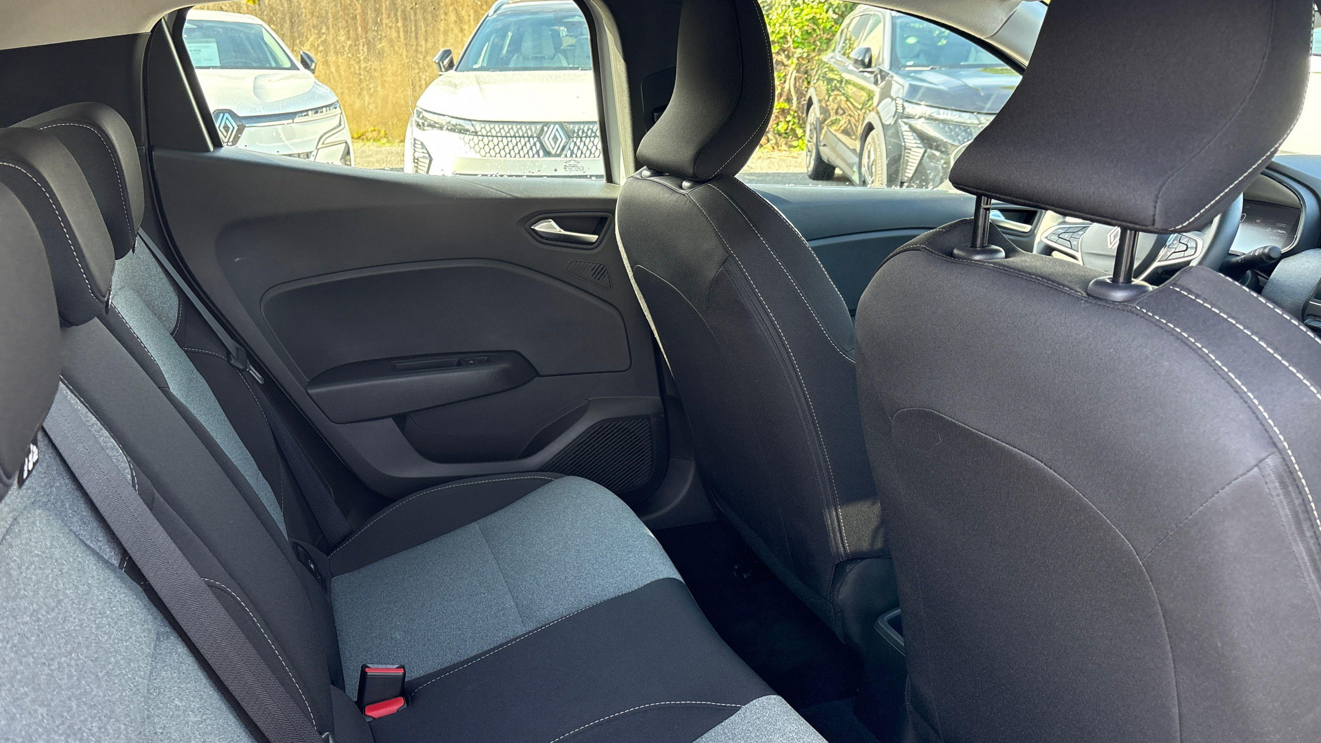 Vente en ligne Renault Clio 5 Clio Eco-G 100 ch GSR2 au prix de 16 370 €