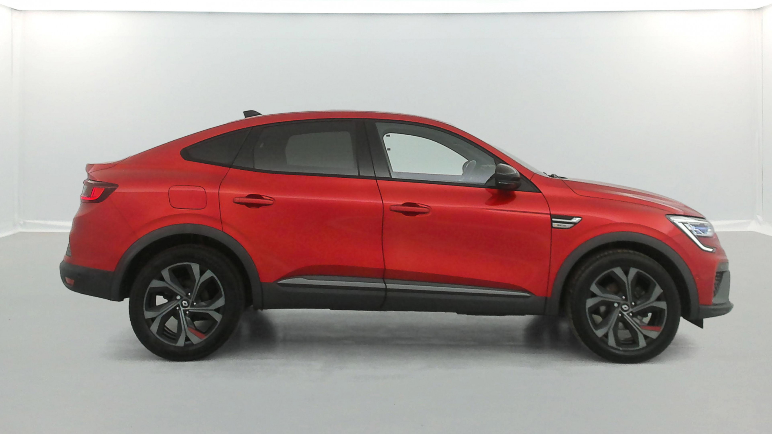 Vente en ligne Renault Arkana  E-Tech 145 - 21B au prix de 23 890 €