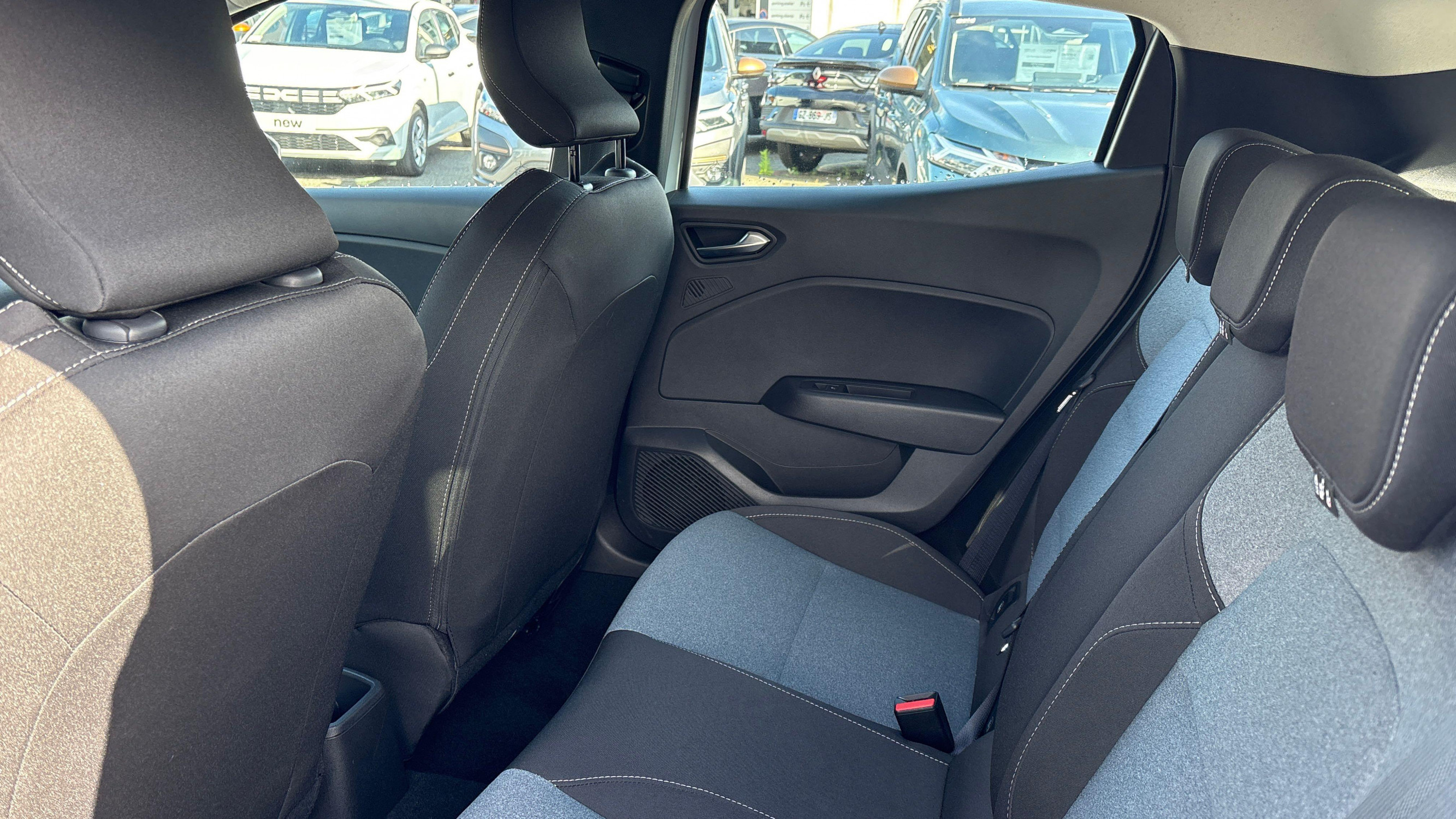Vente en ligne Renault Clio 5 Clio Eco-G 100 ch GSR2 au prix de 16 370 €