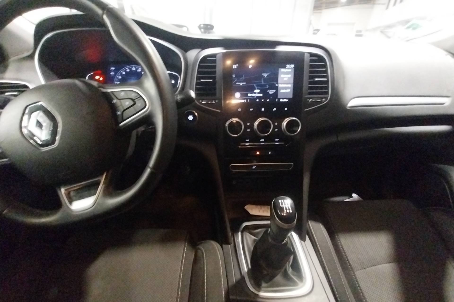 Vente en ligne Renault Megane 4 Estate  Blue dCi 115 au prix de 14 990 €